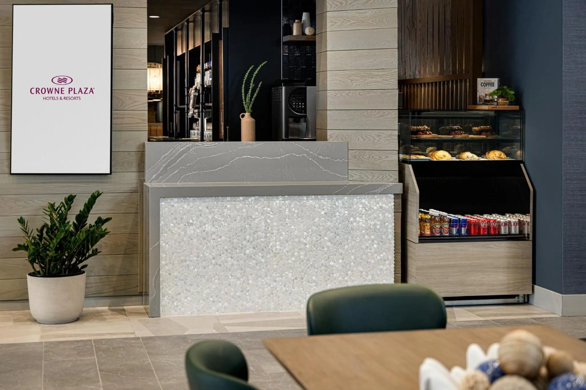 Restaurant/places to eat in Crowne Plaza Virginia Beach Town Center by IHG