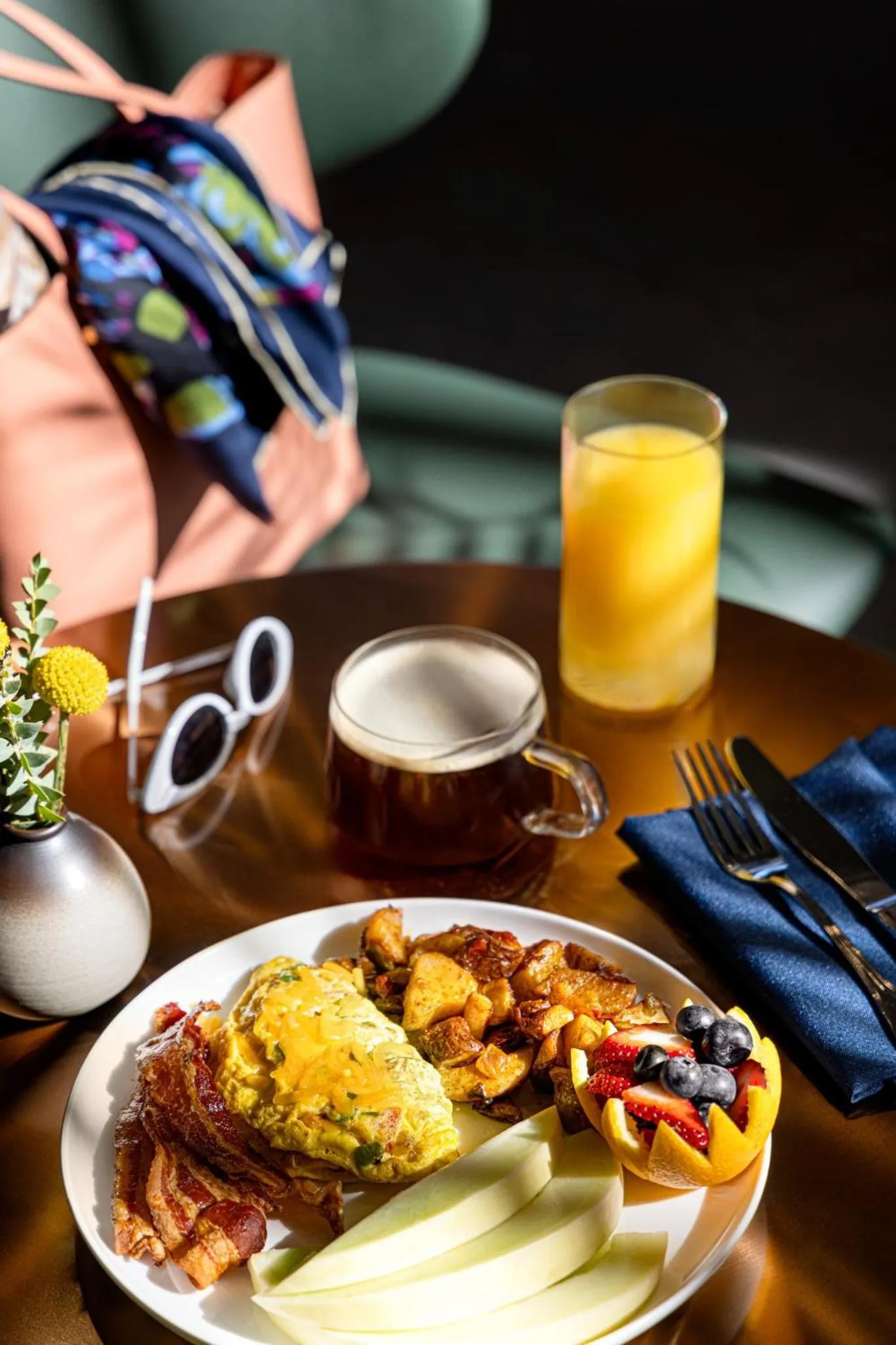 Restaurant/places to eat in Crowne Plaza Virginia Beach Town Center by IHG