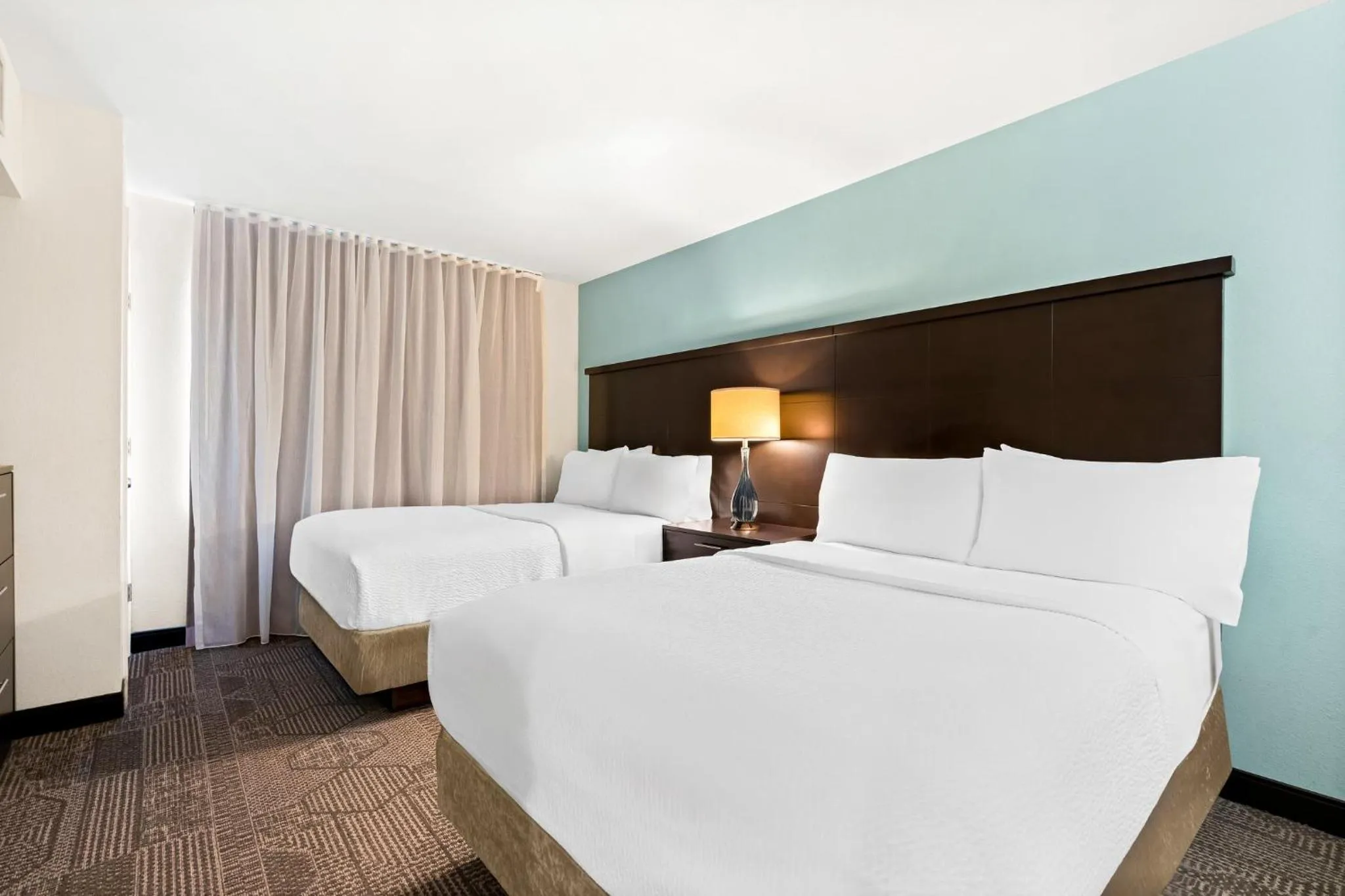 Photo of the whole room, Bed in Staybridge Suites - Cincinnati North by IHG