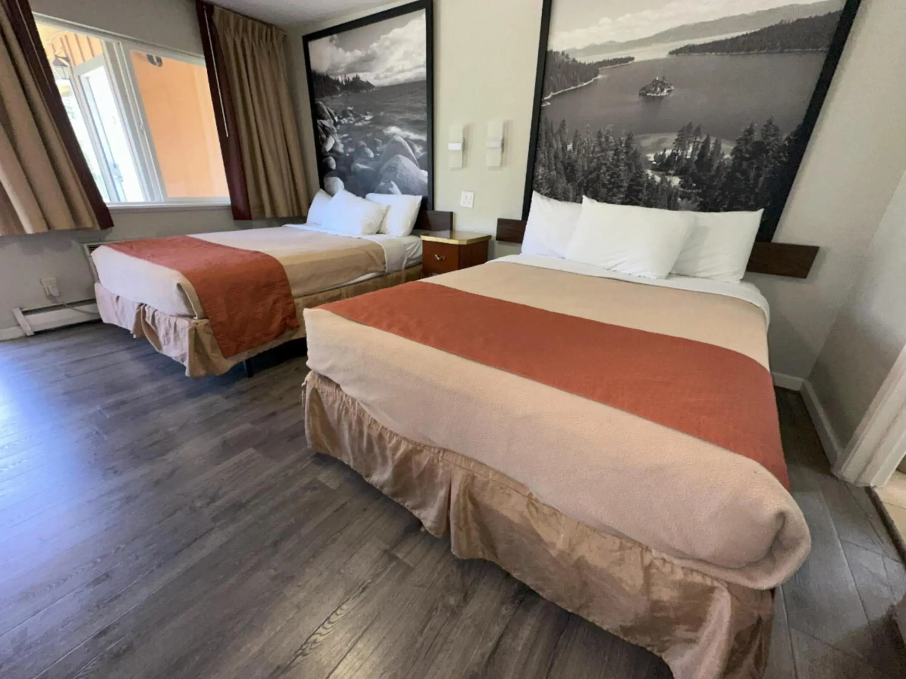 Queen Room with Two Queen Beds - Non-Smoking in Alpine Inn & Spa Queen Room with Two Queen Beds - Non-Smoking in Alpine Inn & Spa