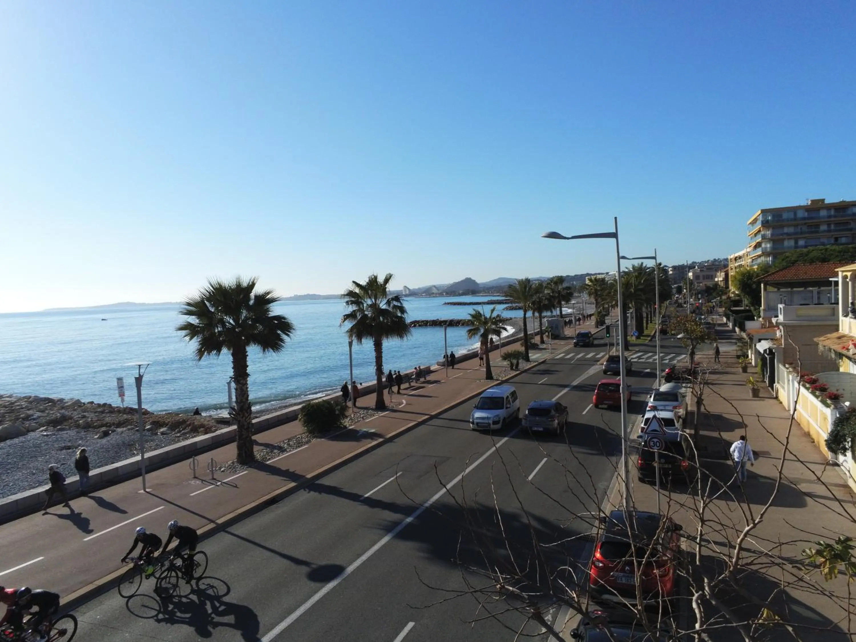 Facade/entrance in Hôtel du Bord de Mer "Le Vanillé"