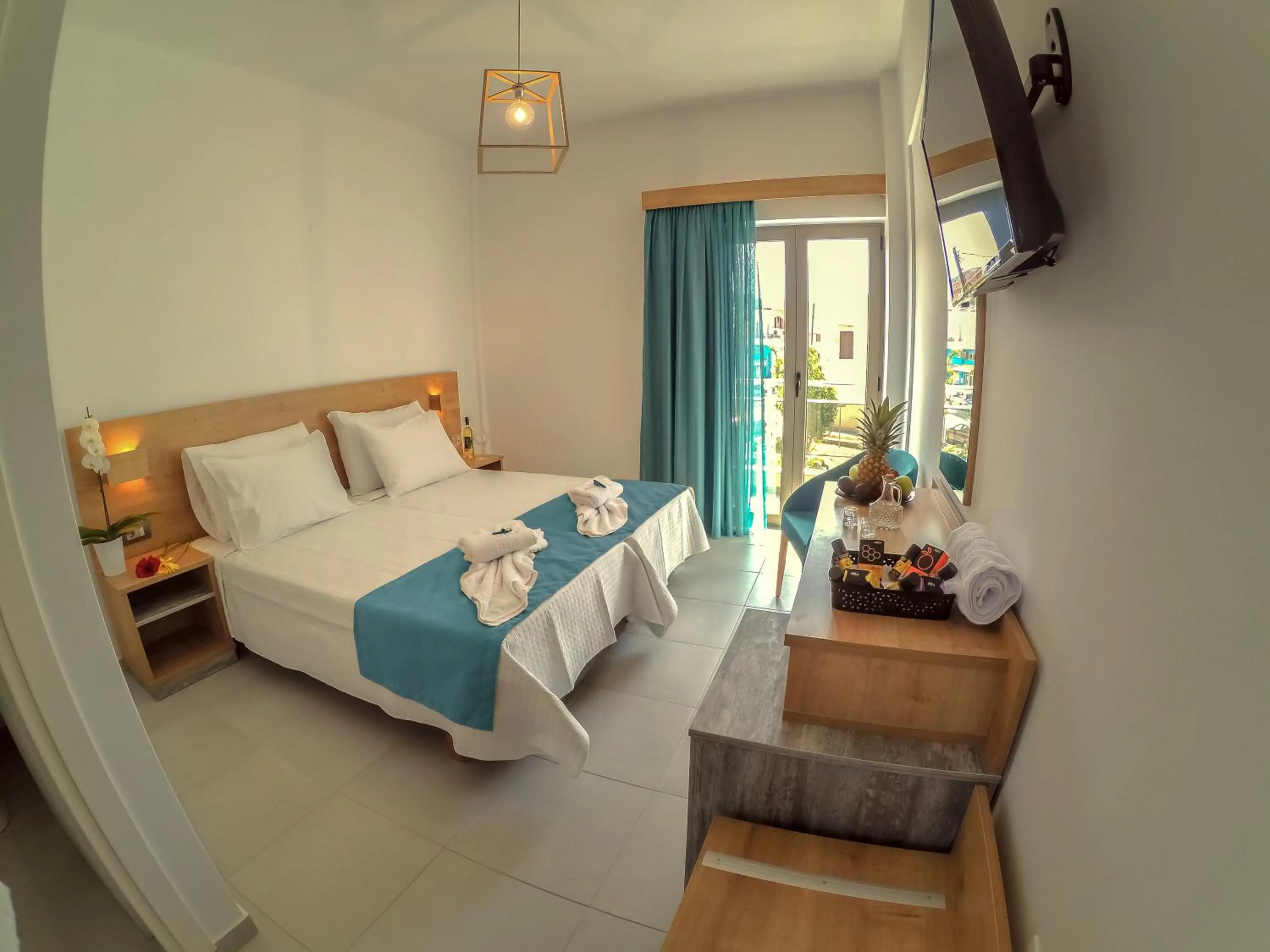 TV and multimedia, Bed in Castell Hotel