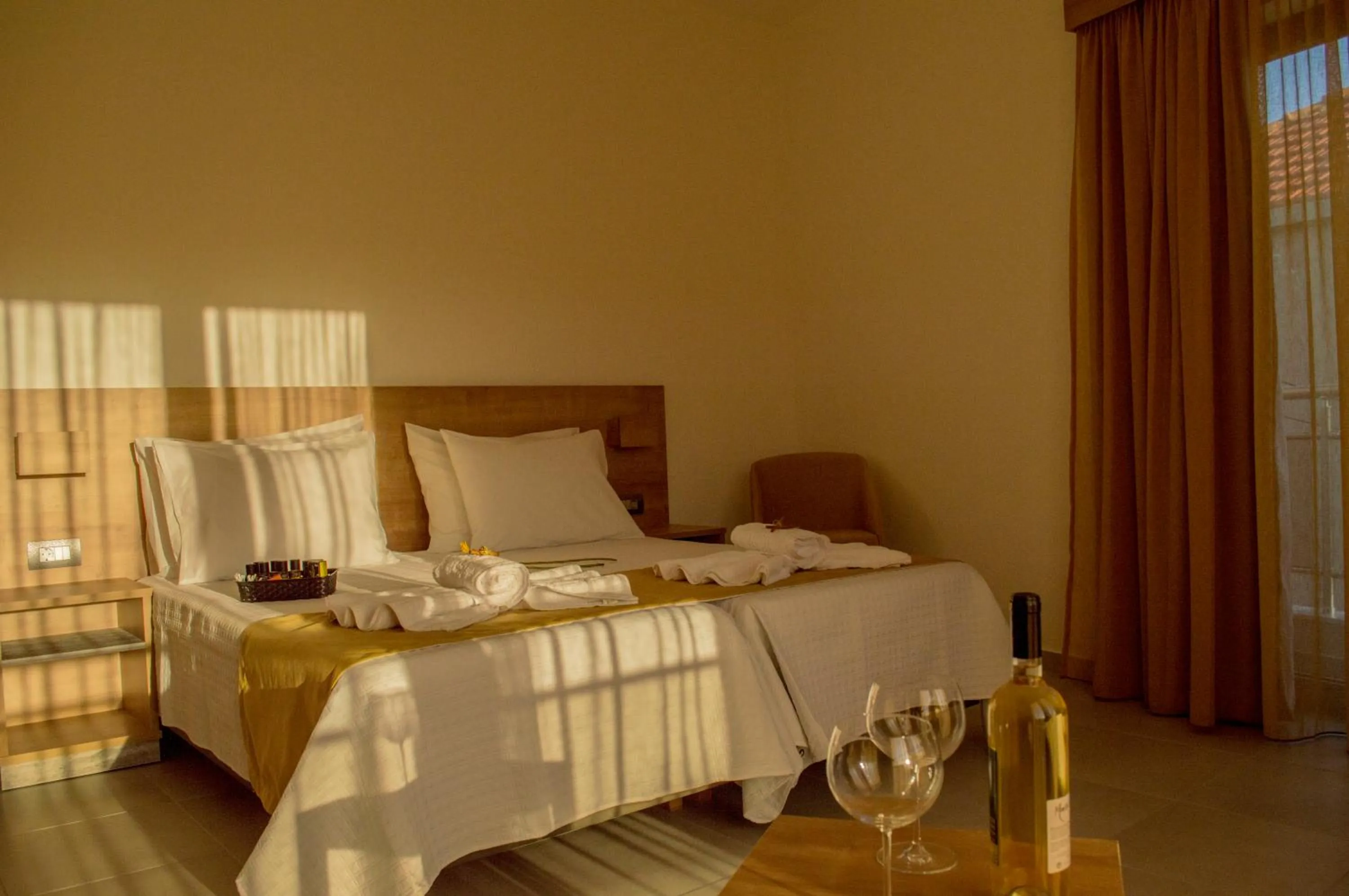 Bedroom, Bed in Castell Hotel