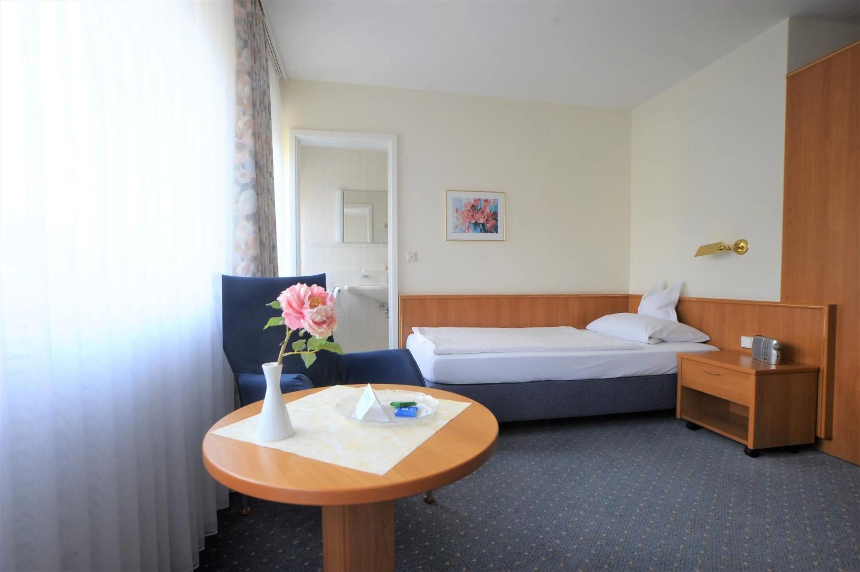 Single Room in Hotel Rheinland