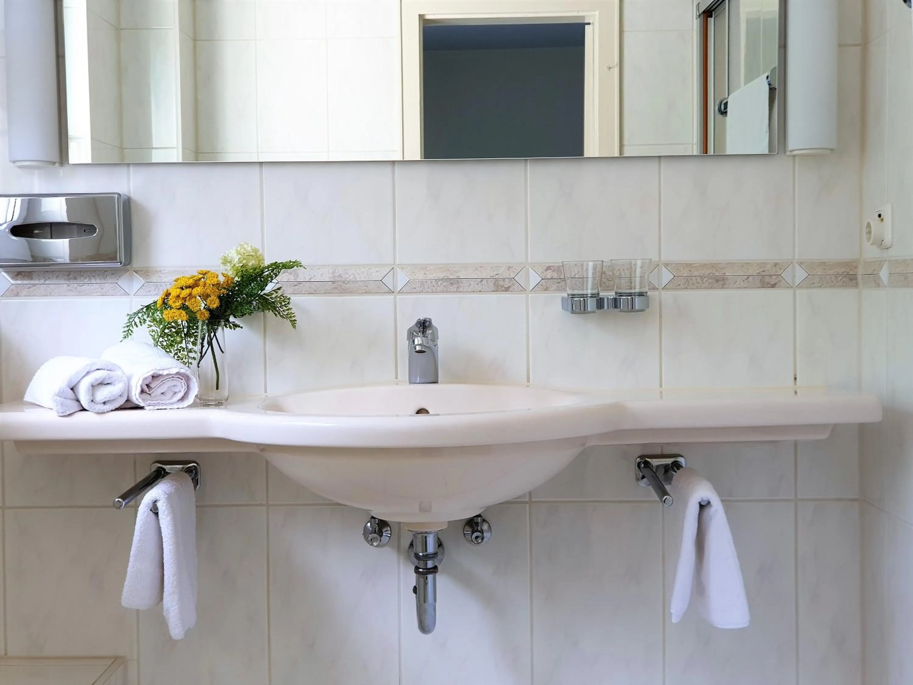 Bathroom in Hotel Rheinland