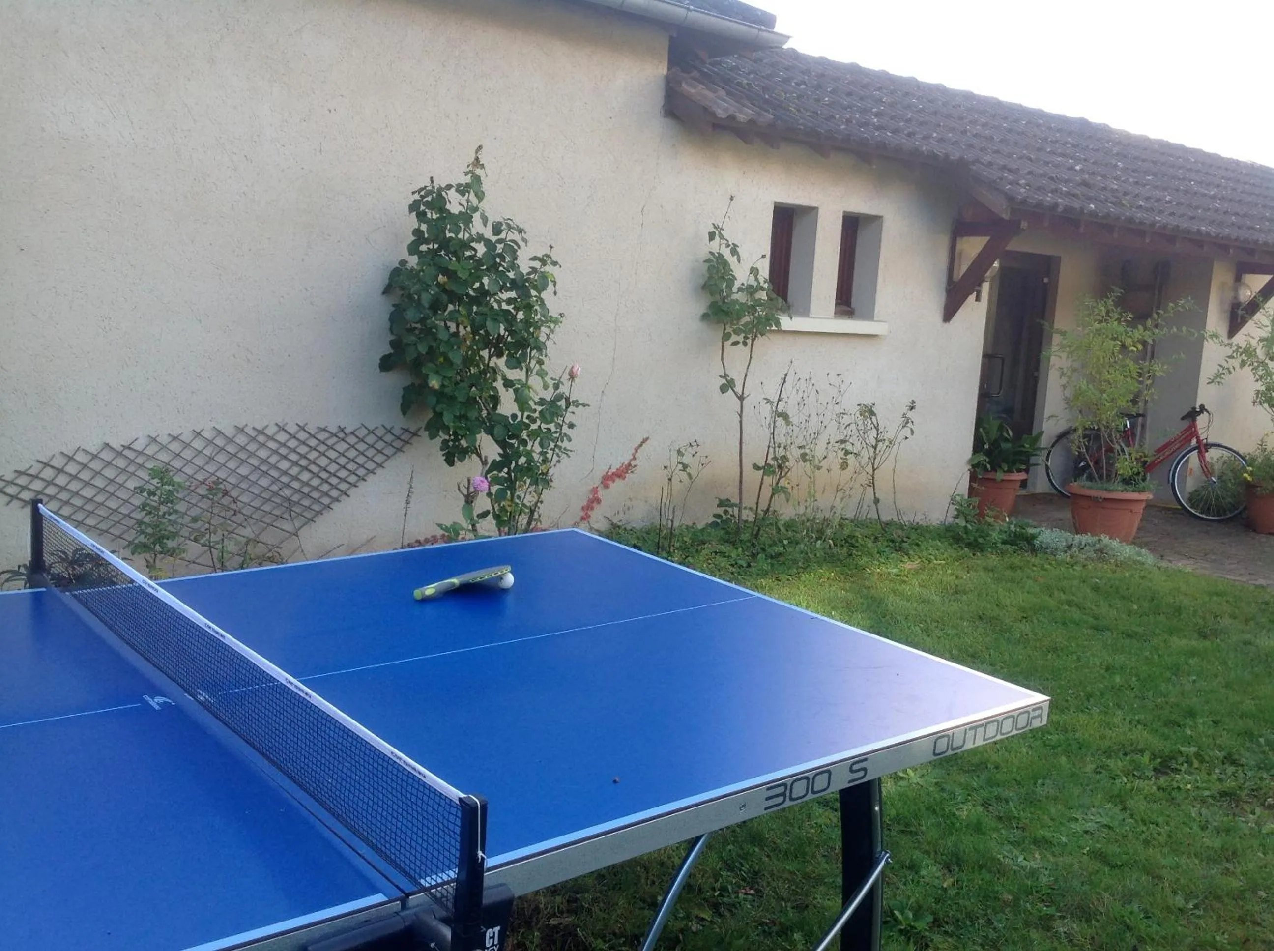 Garden in The Originals Access, Hôtel La Dousseine, Dreux Nord