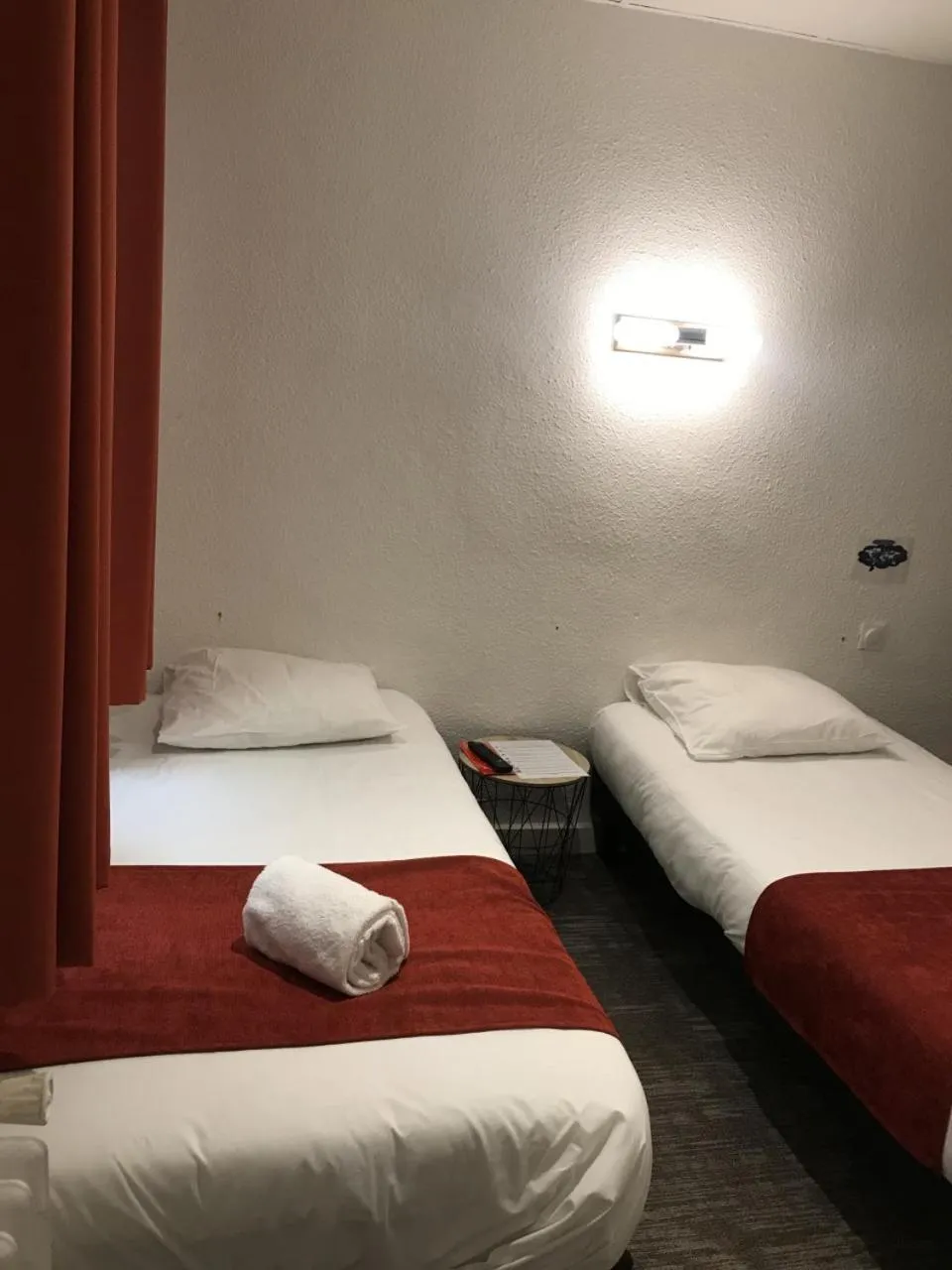 Bedroom, Bed in Hotel de Bretagne