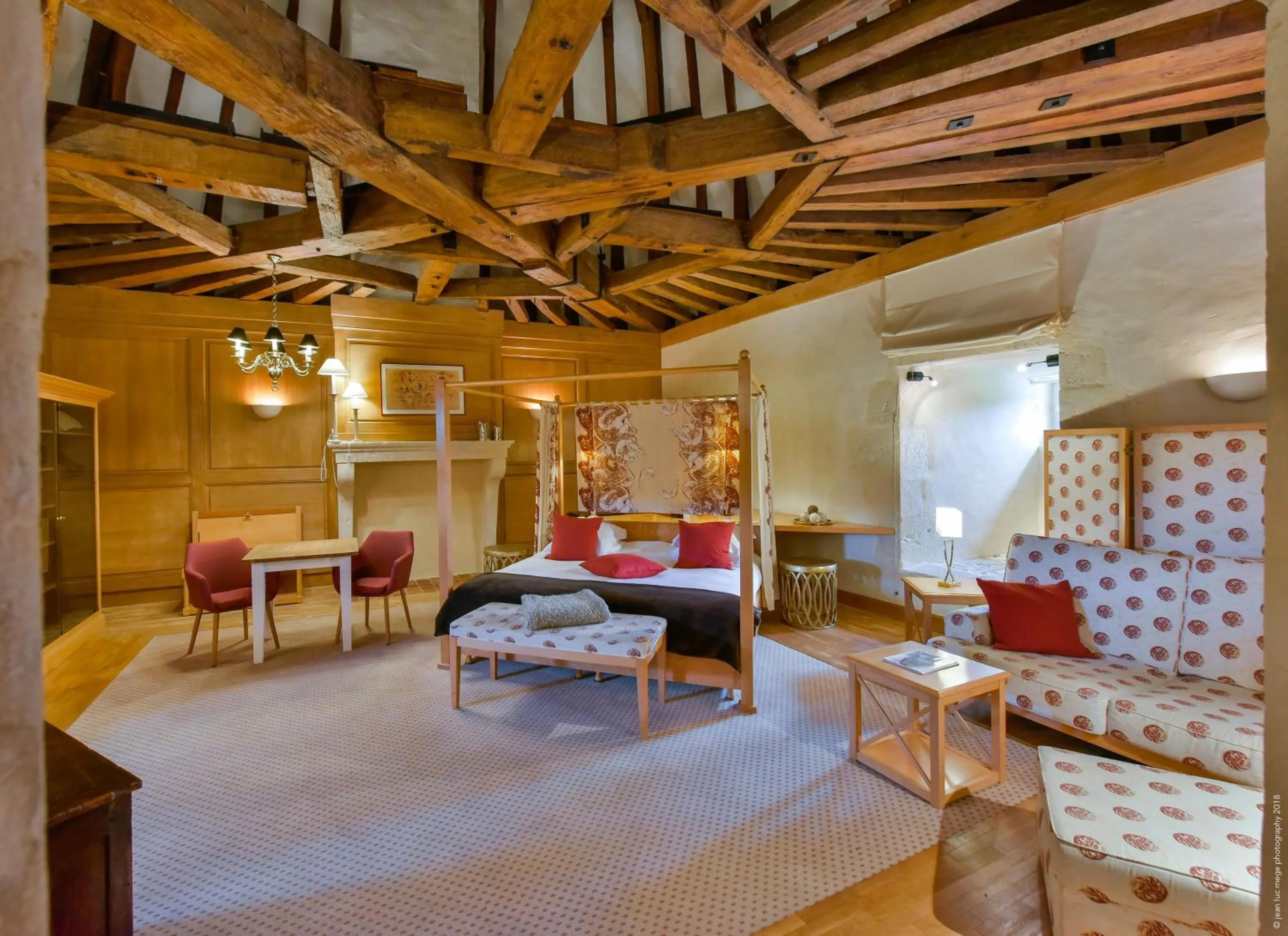 Bed in Hôtel Golf Château de Chailly