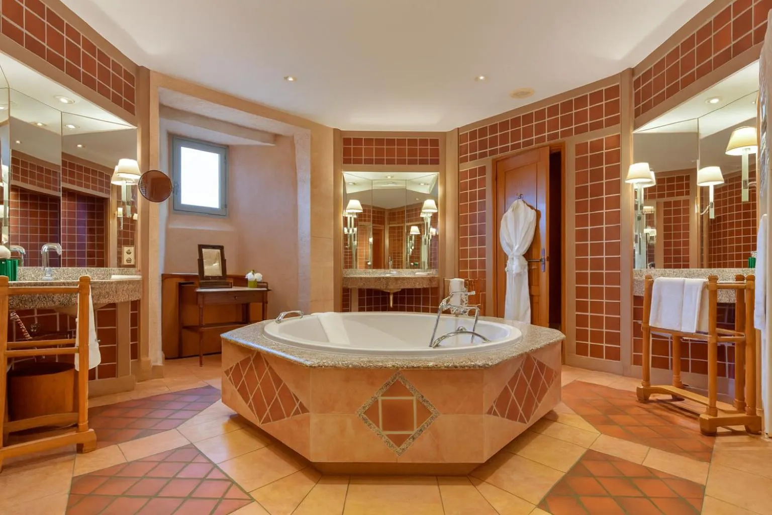 Bathroom in Hôtel Golf Château de Chailly