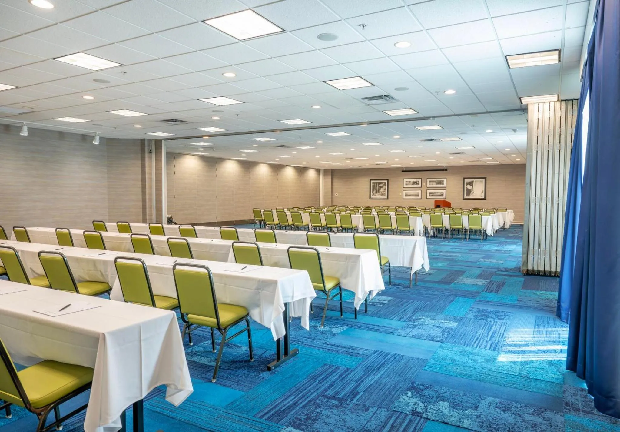 Meeting/conference room in Holiday Inn & Suites Virginia Beach - North Beach by IHG