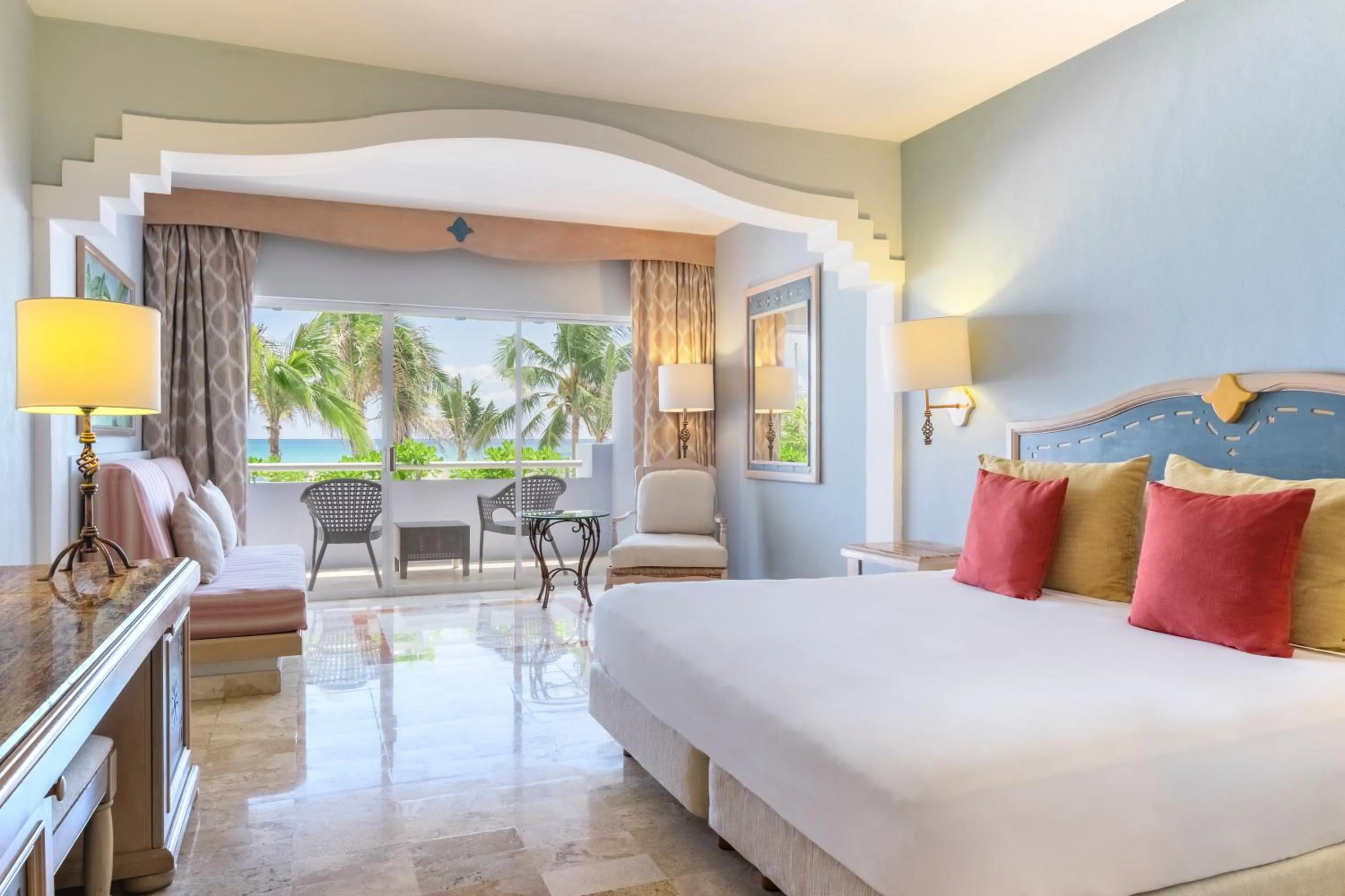 Bed in Iberostar Waves Paraíso del Mar - All Inclusive