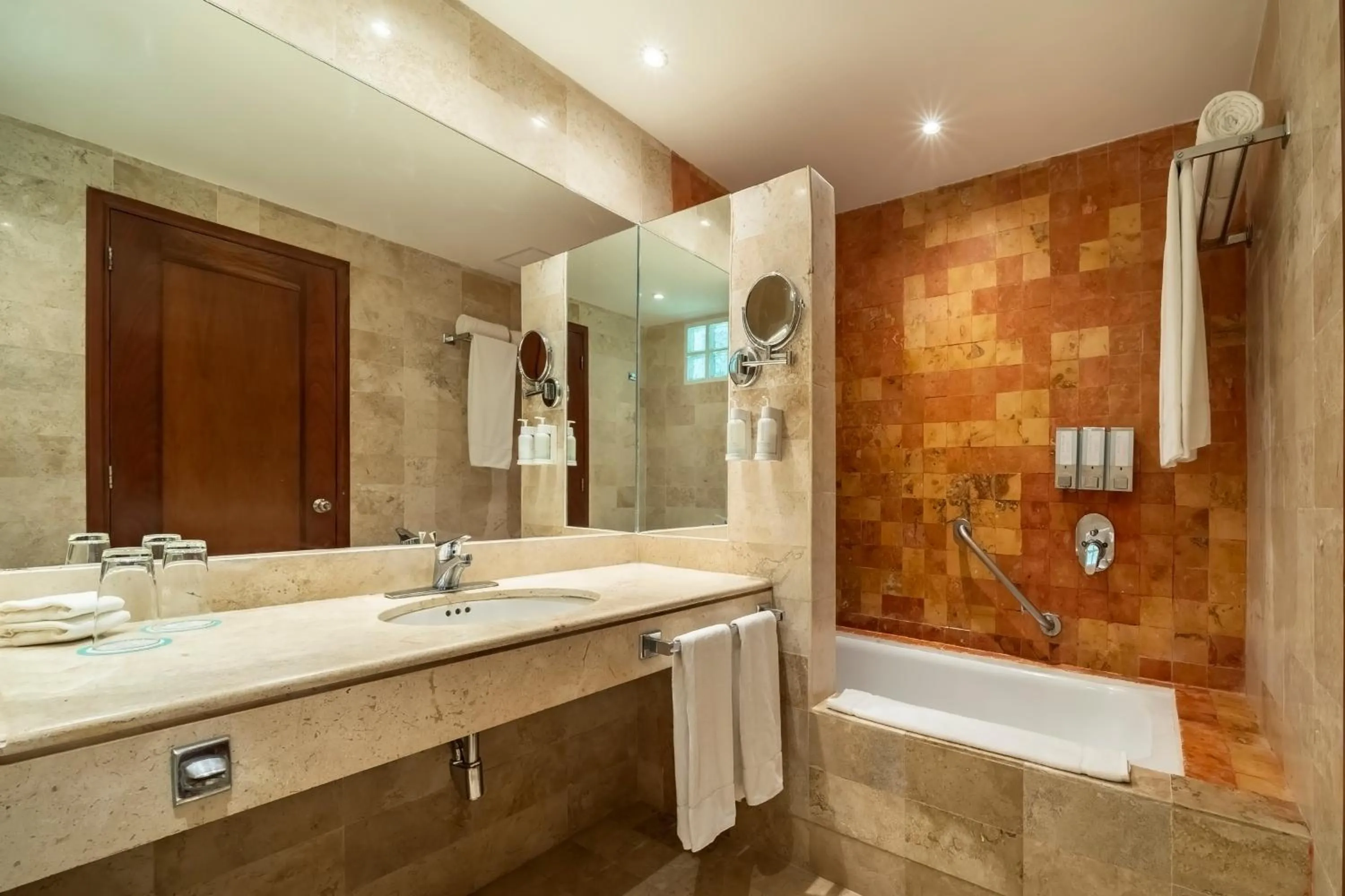 Shower in Iberostar Waves Paraíso del Mar - All Inclusive