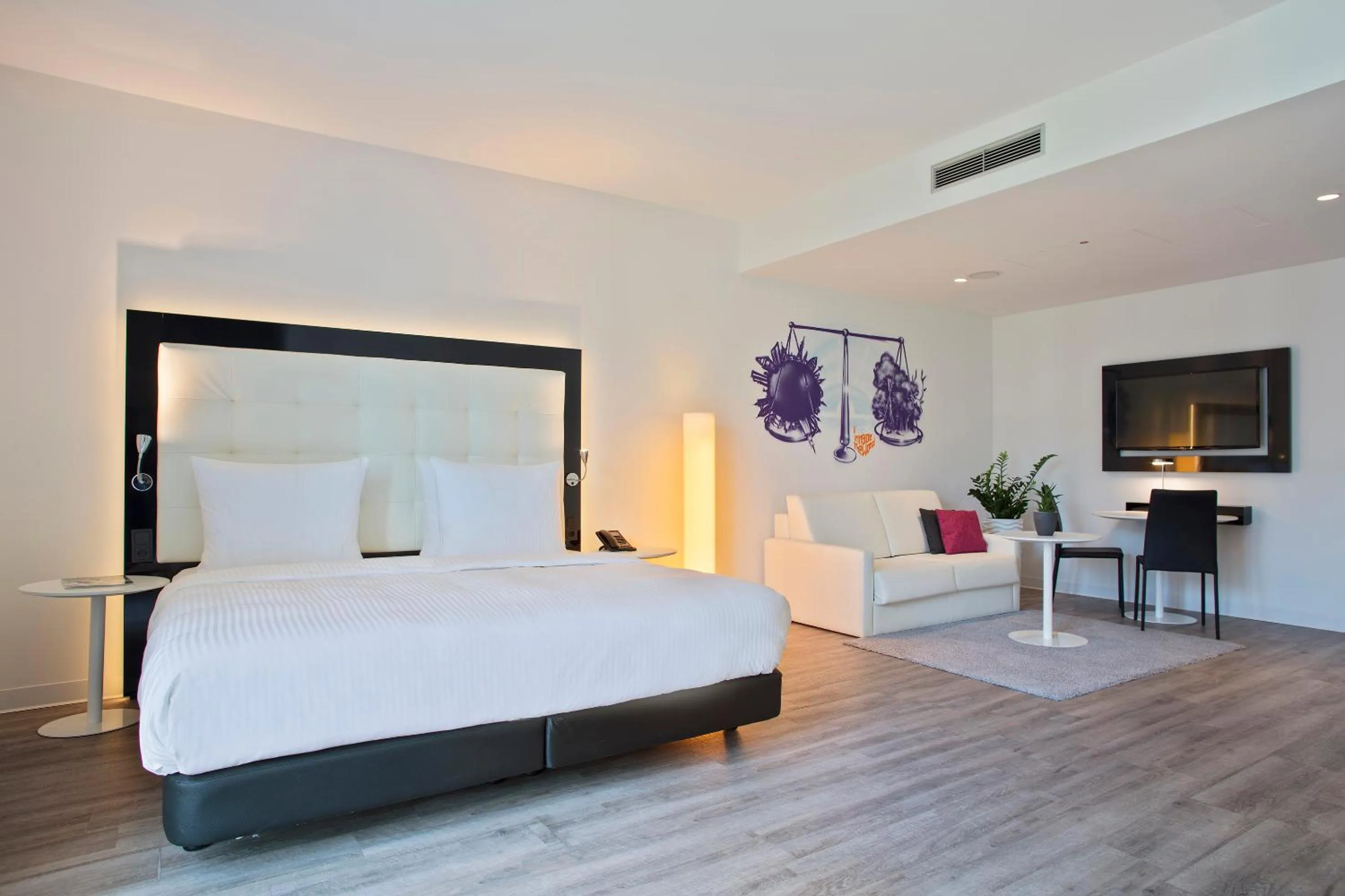 Bed in INNSiDE by Meliá Frankfurt Ostend