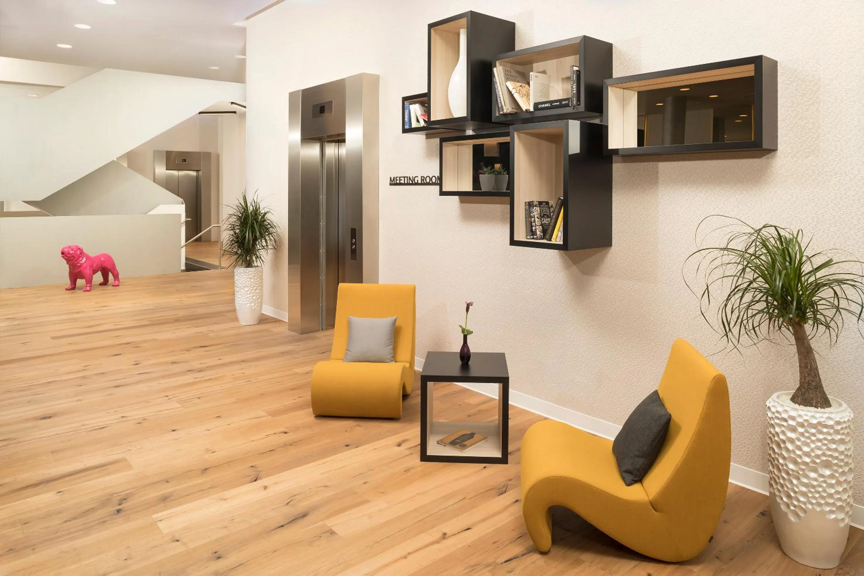 Lobby or reception in INNSiDE by Meliá Frankfurt Ostend