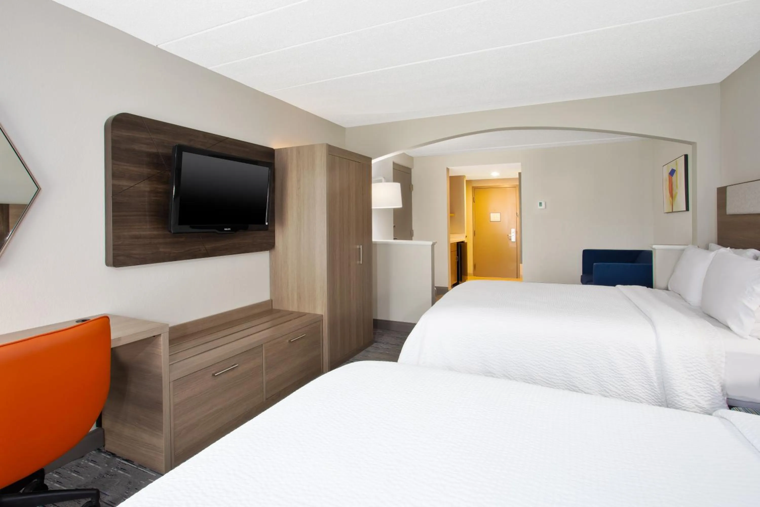 Bed in Holiday Inn Express Hotel & Suites Dover by IHG
