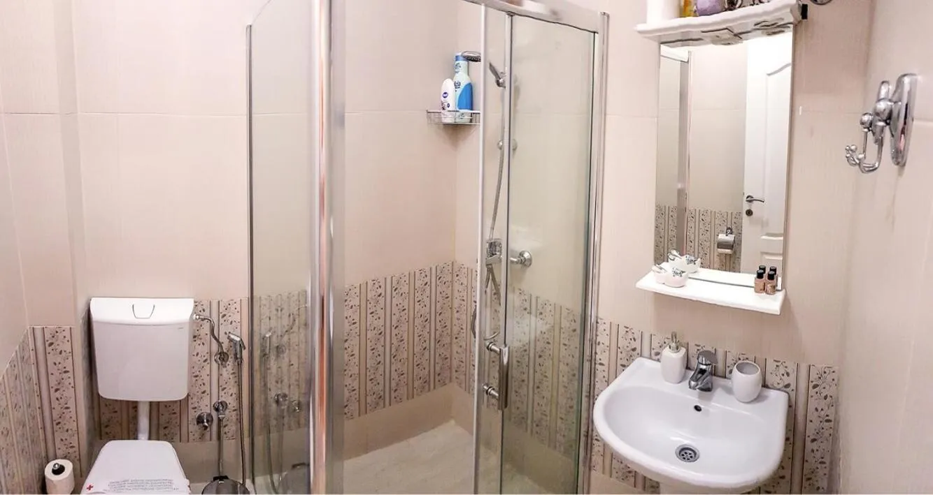 Shower in Happy Apartments Mostar