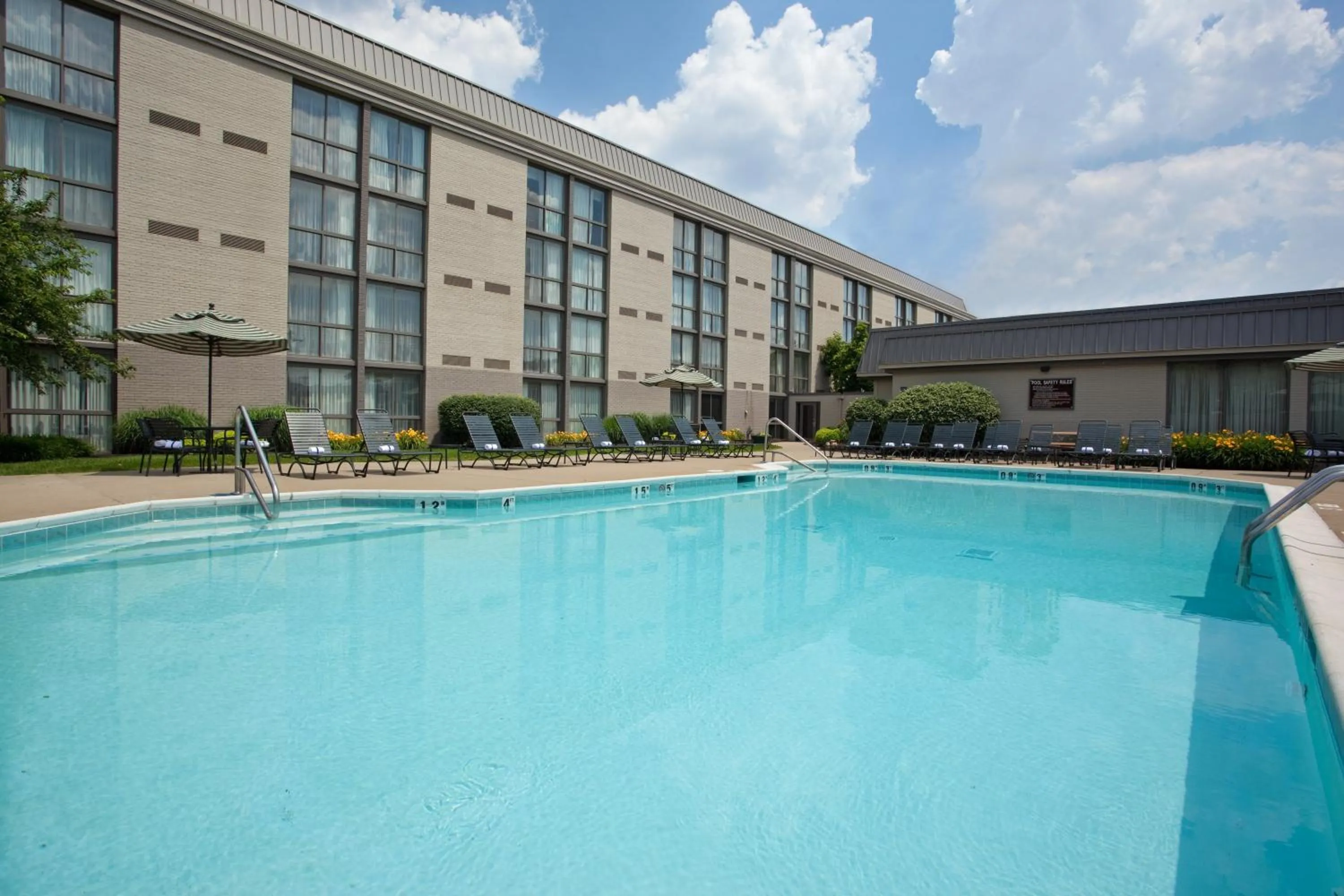 Property building in Holiday Inn Cincinnati-Riverfront by IHG