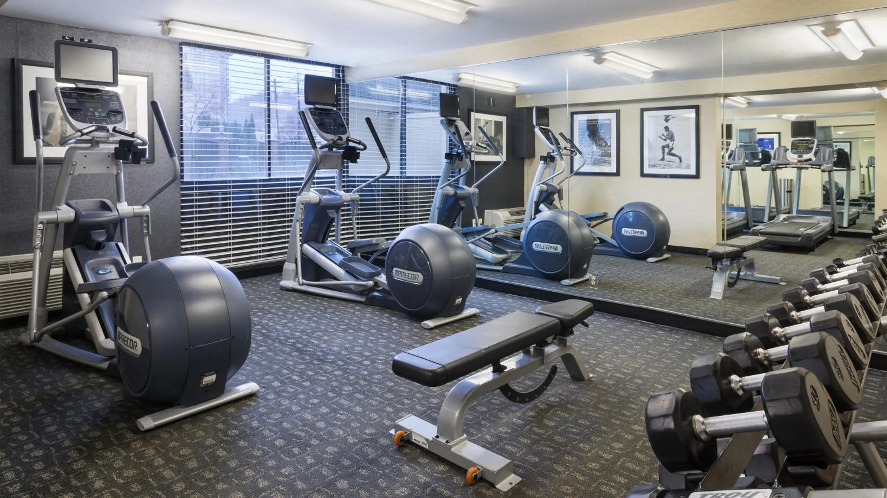 Fitness centre/facilities in Holiday Inn Cincinnati-Riverfront by IHG