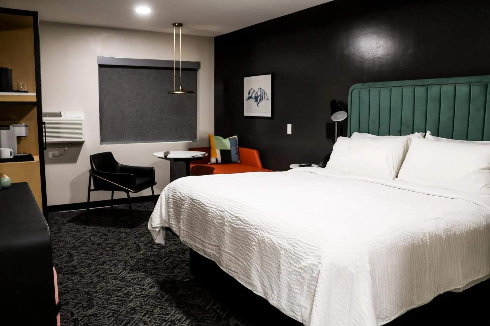 Photo of the whole room, Bed in voco Flagstaff by IHG