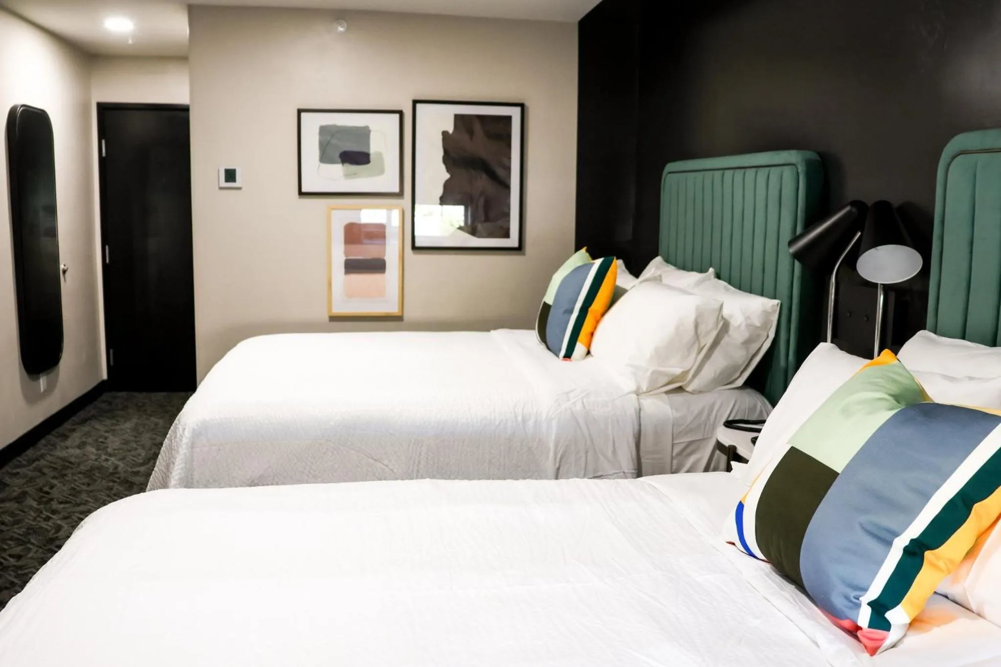 Photo of the whole room, Bed in voco Flagstaff by IHG