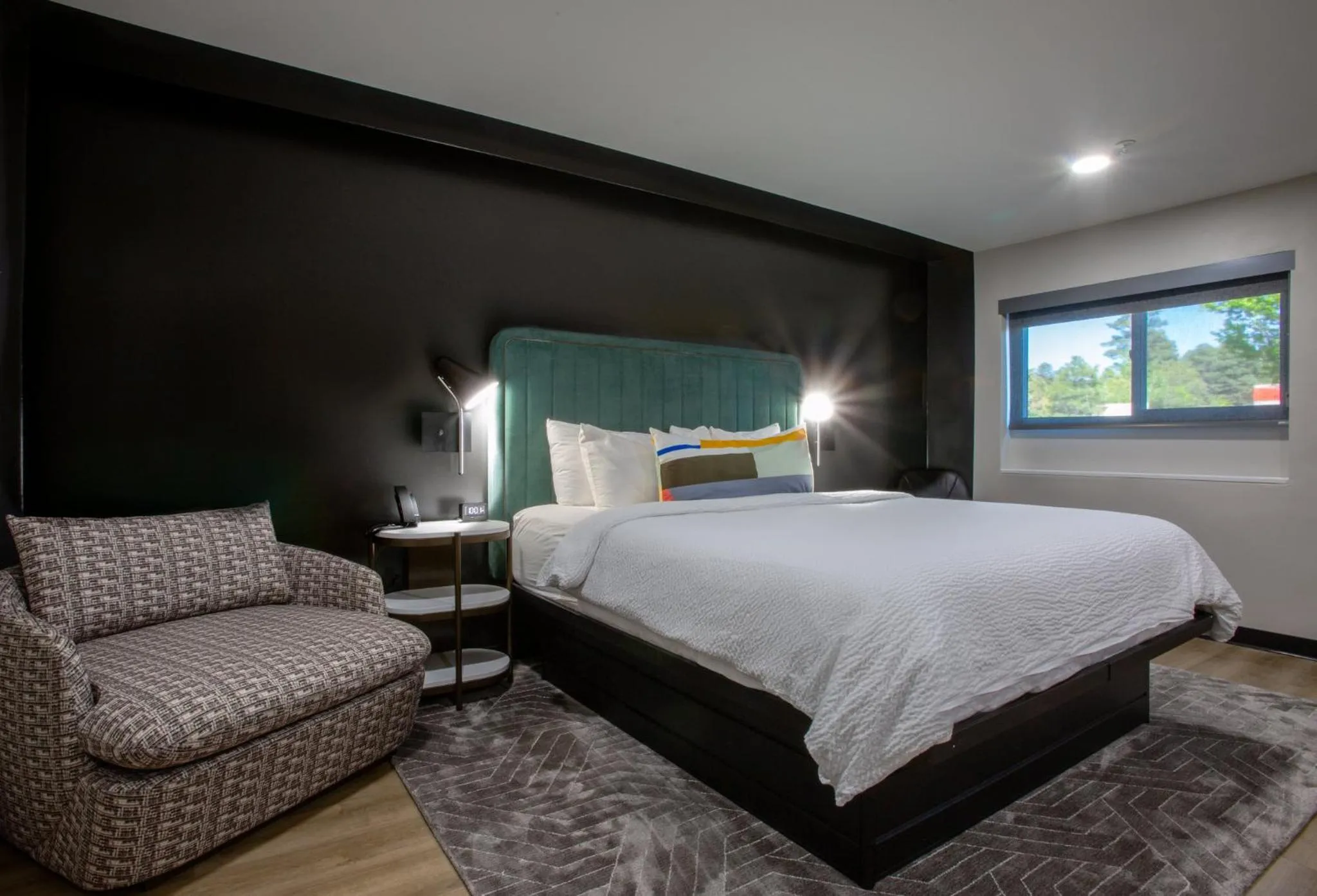 Photo of the whole room, Bed in voco Flagstaff by IHG