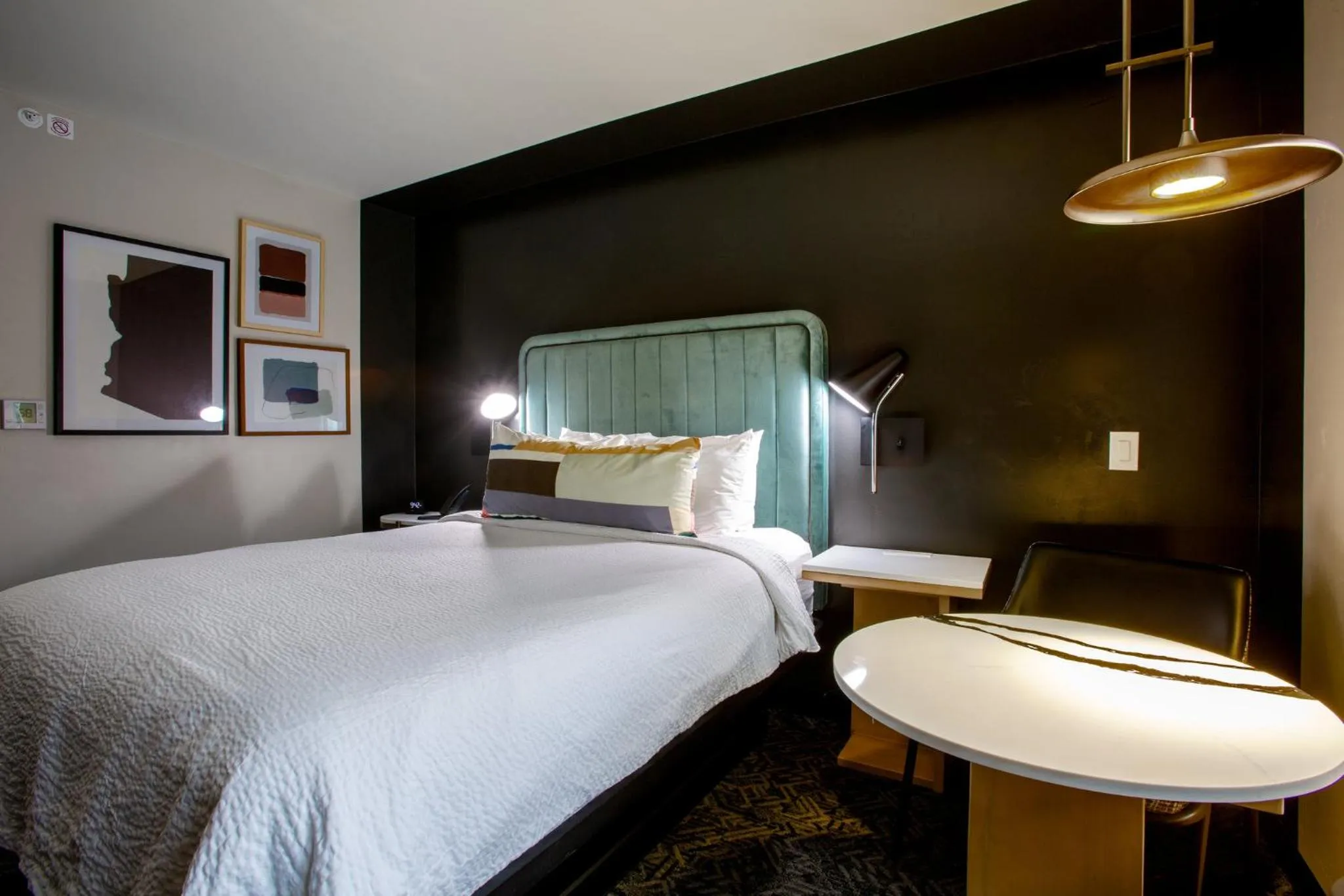 Photo of the whole room, Bed in voco Flagstaff by IHG