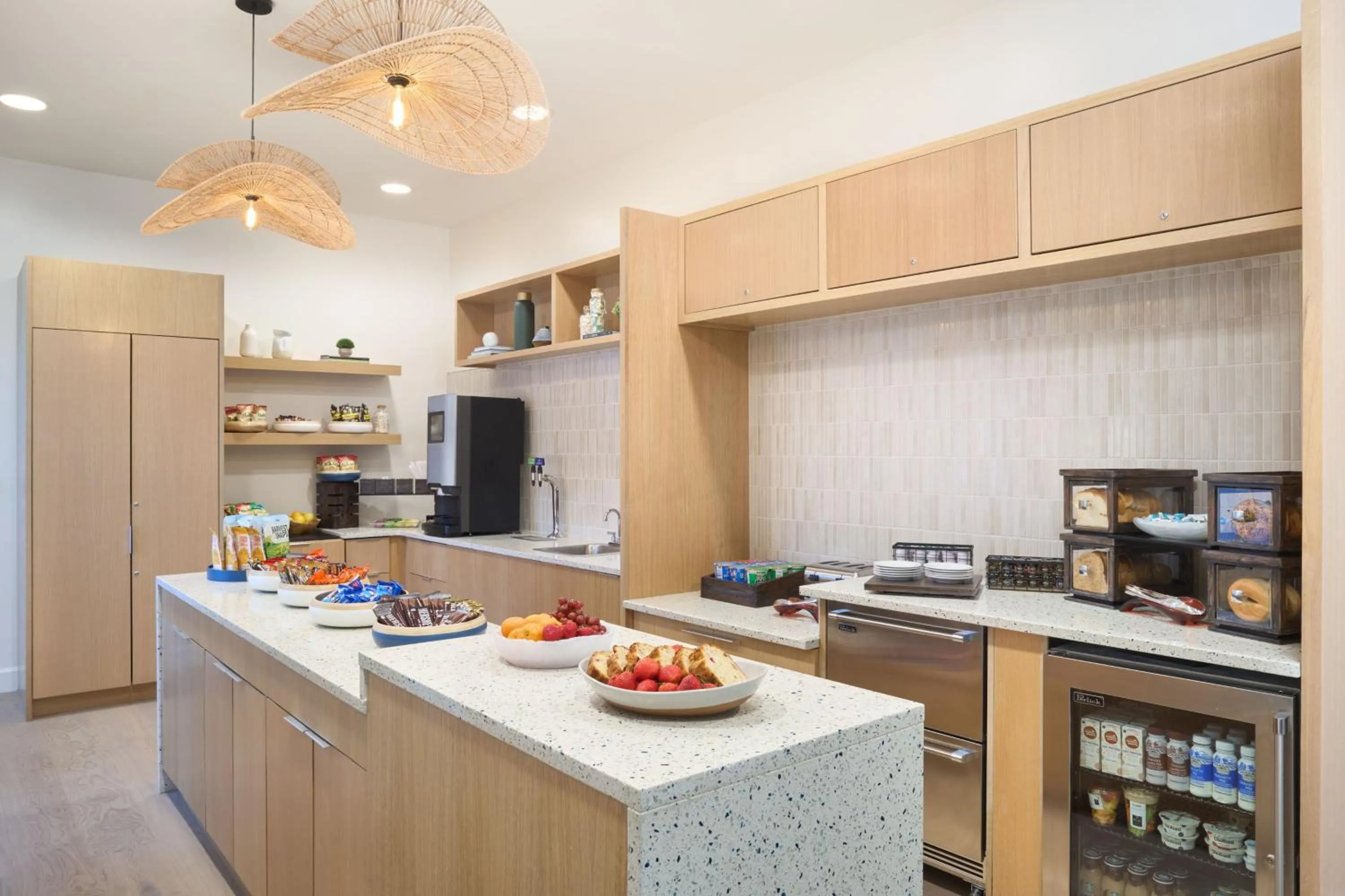 Restaurant/places to eat in Holiday Inn Palm Beach-Airport Conf Ctr, an IHG Hotel