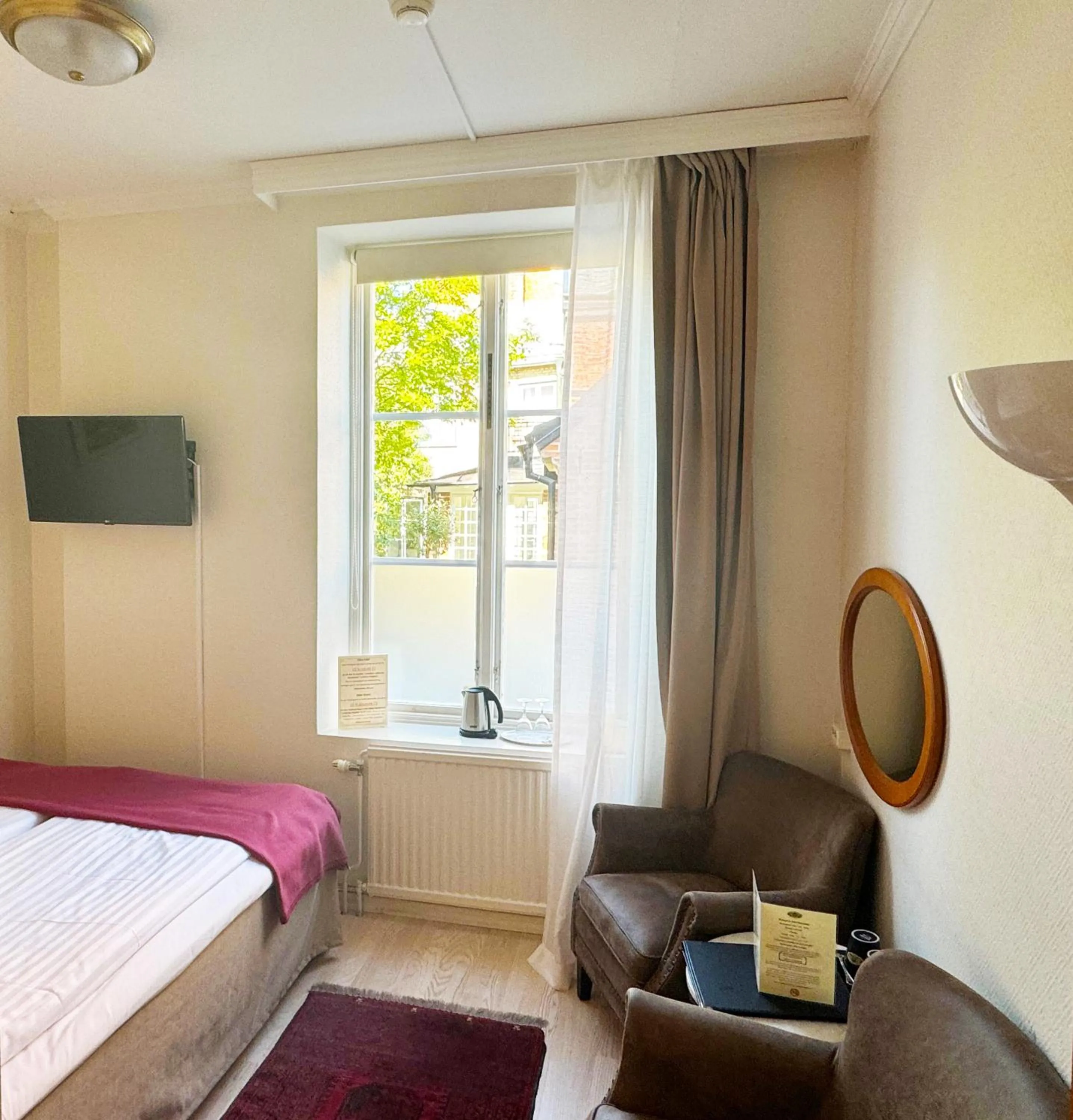 Photo of the whole room, Bed in Hotel Concordia