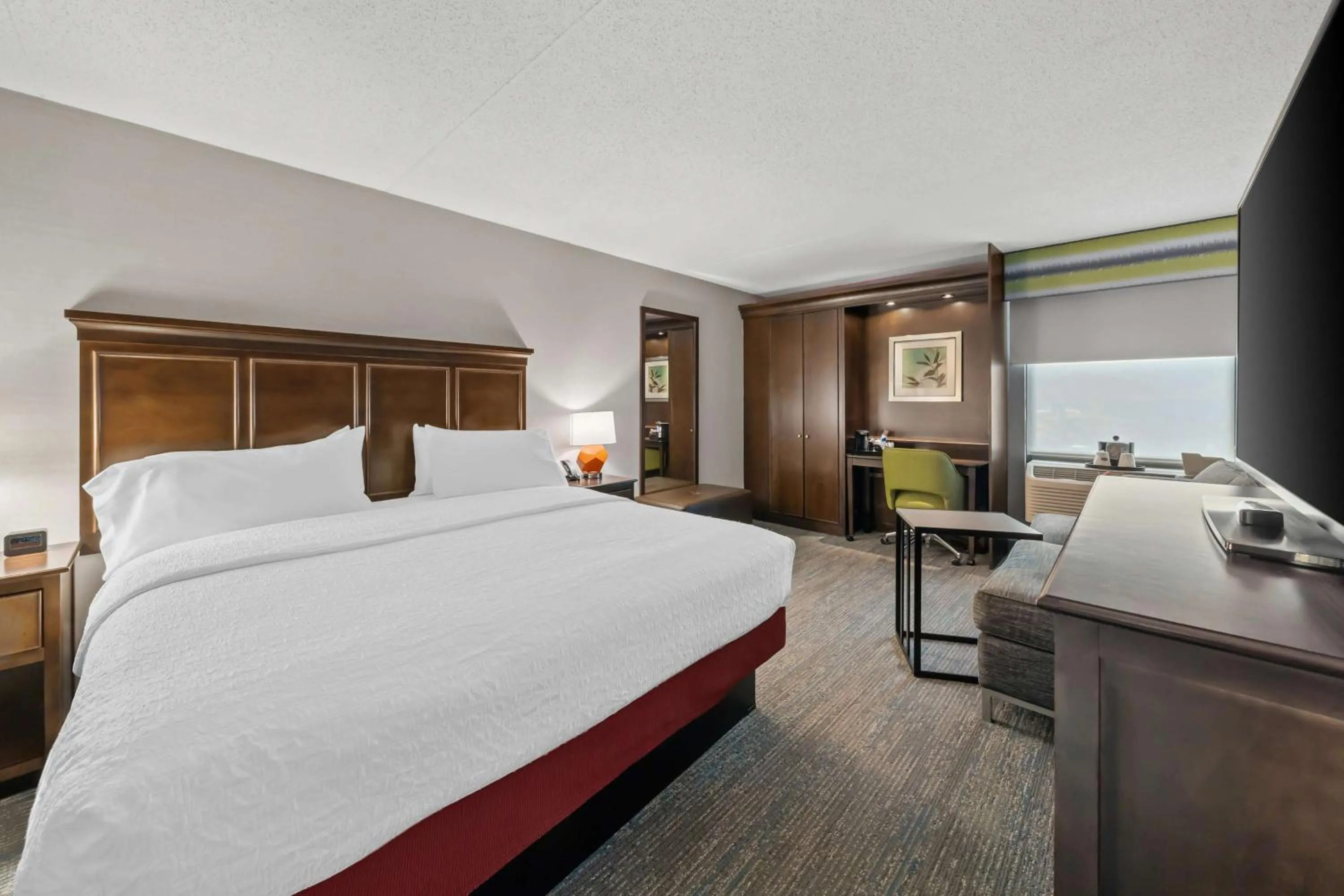 Bed in Hampton Inn New Bedford/Fairhaven