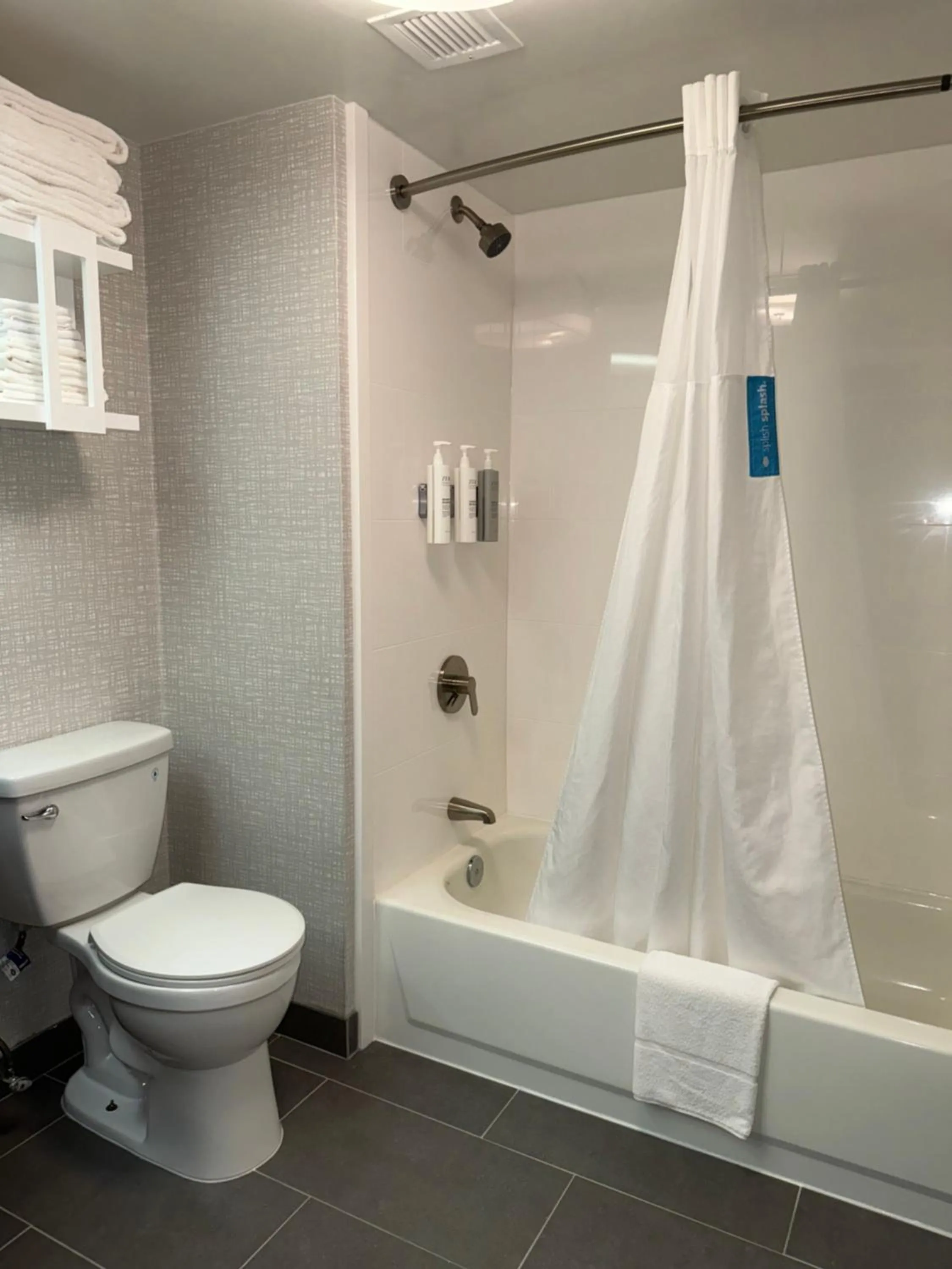 Shower in Hampton Inn New Bedford/Fairhaven