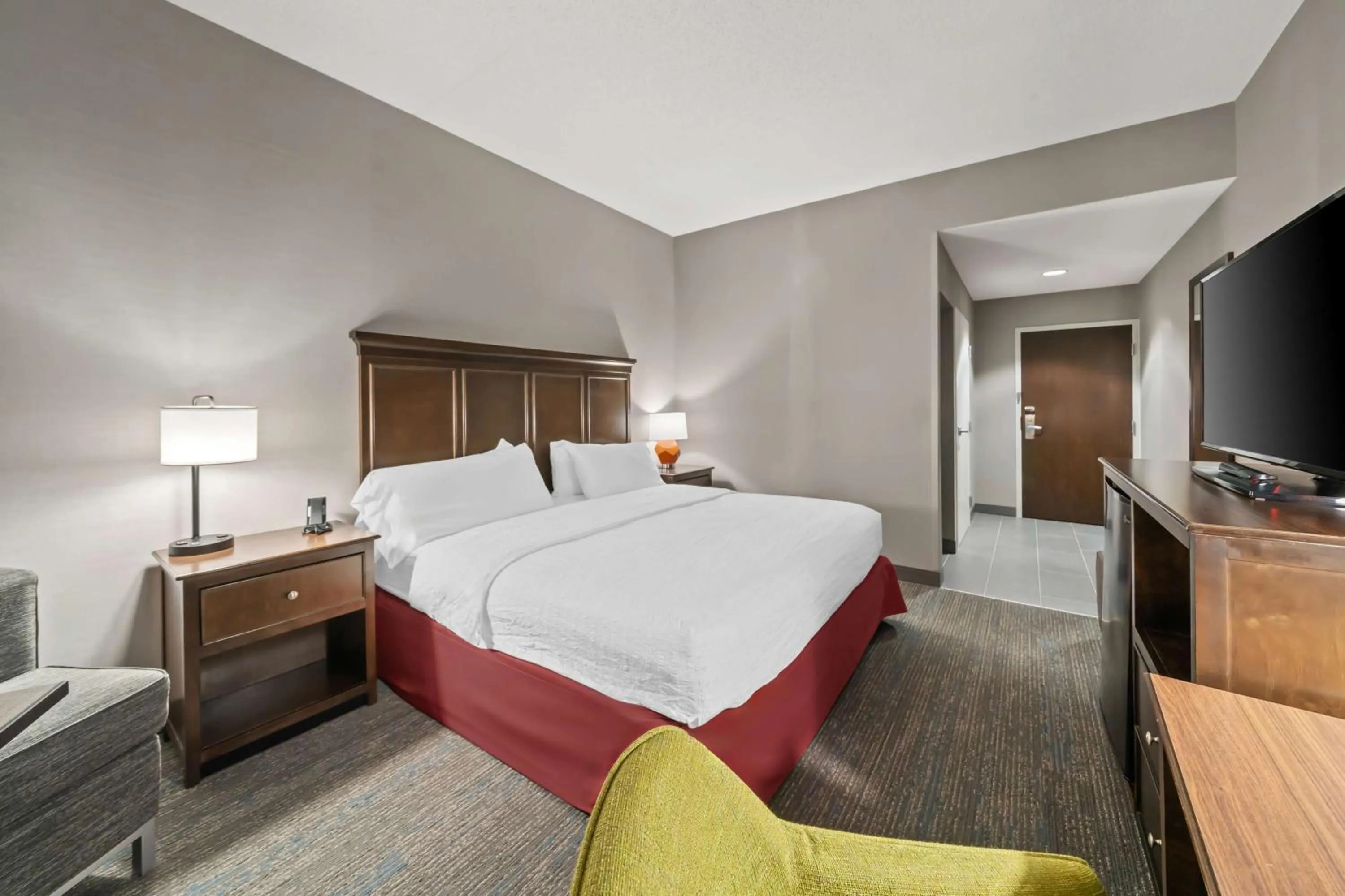 Bed in Hampton Inn New Bedford/Fairhaven