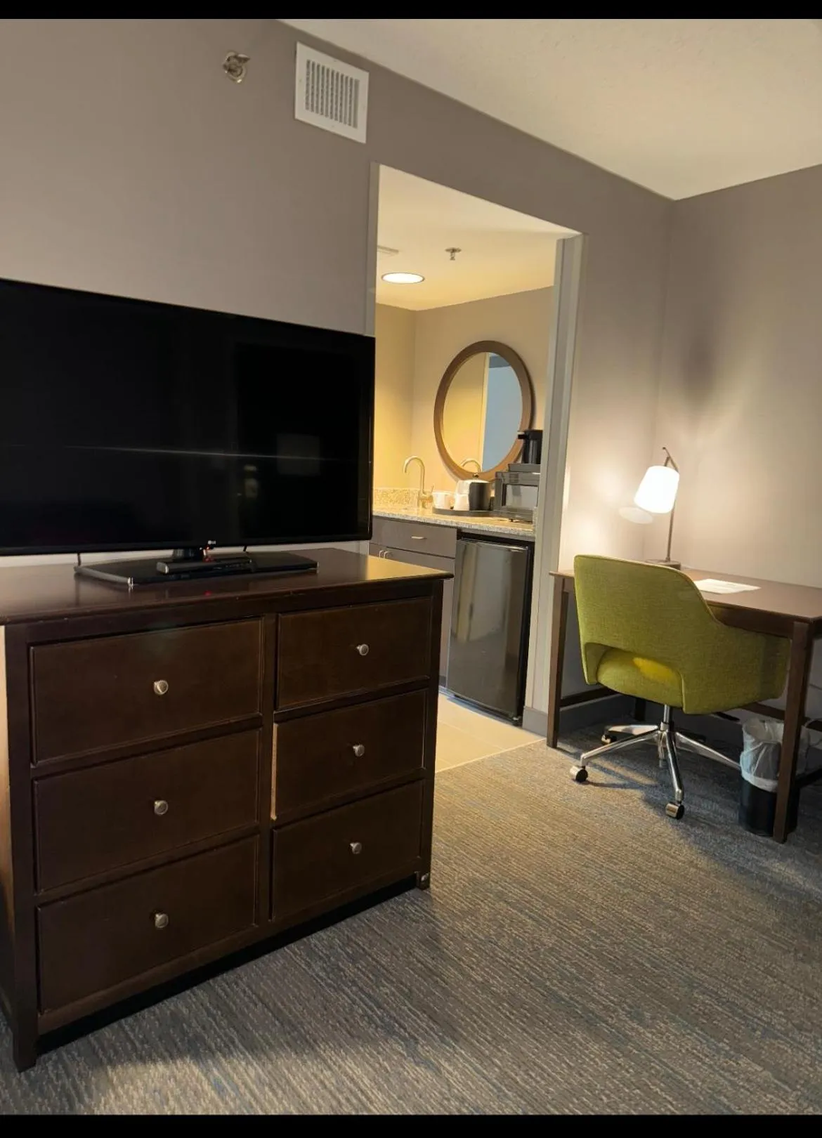 TV and multimedia in Hampton Inn New Bedford/Fairhaven