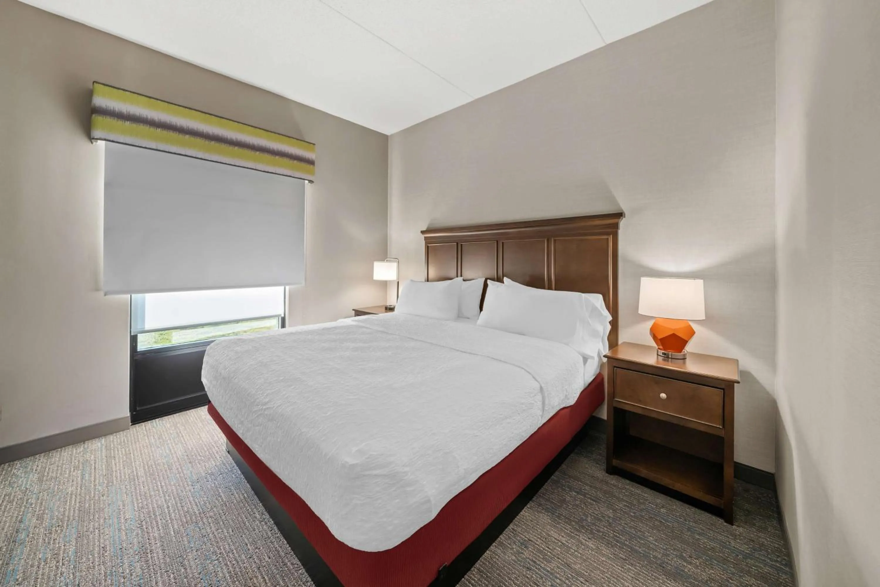 Bed in Hampton Inn New Bedford/Fairhaven