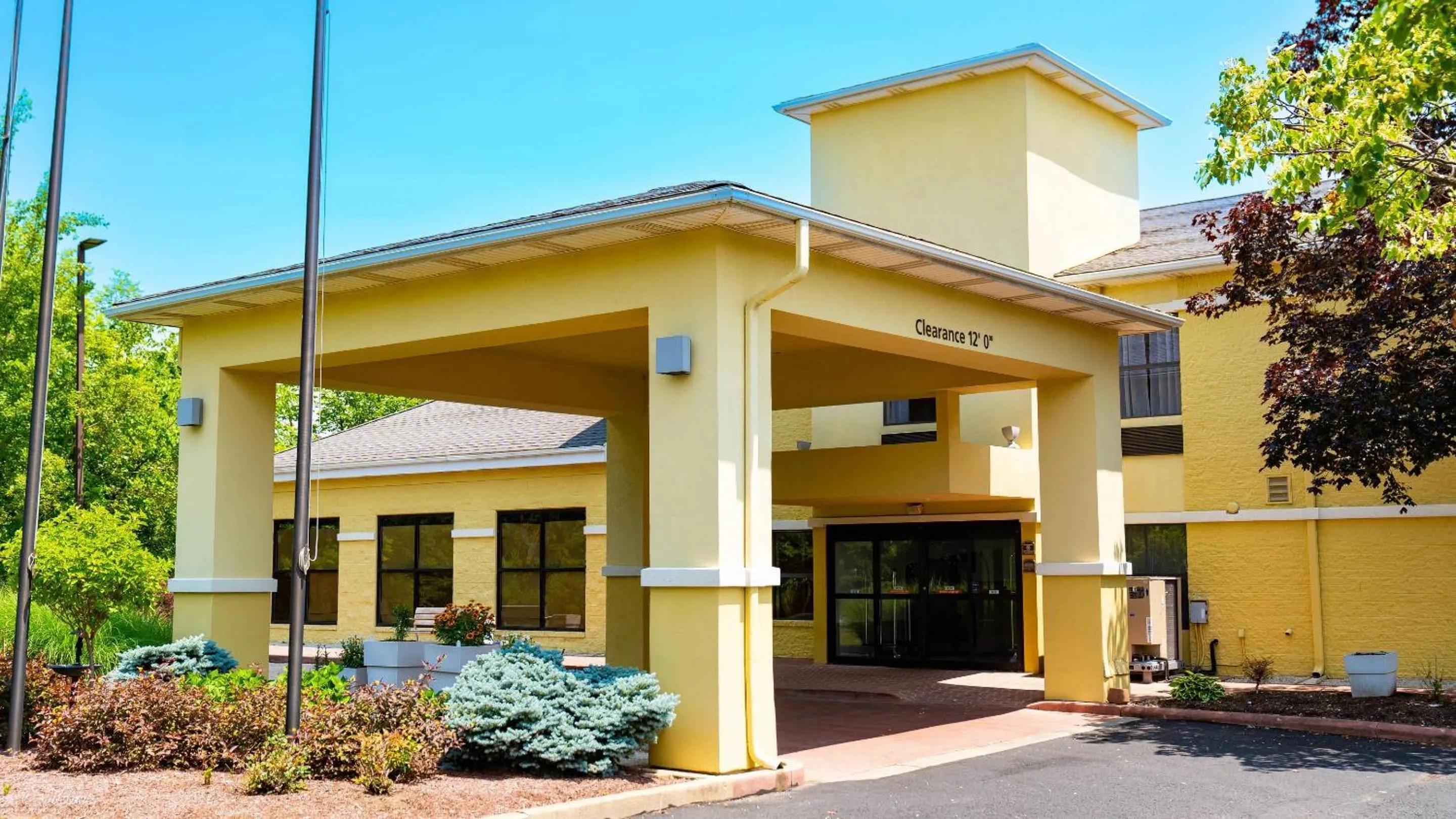 Property building in Quality Inn & Suites Oakwood Village - Cleveland South