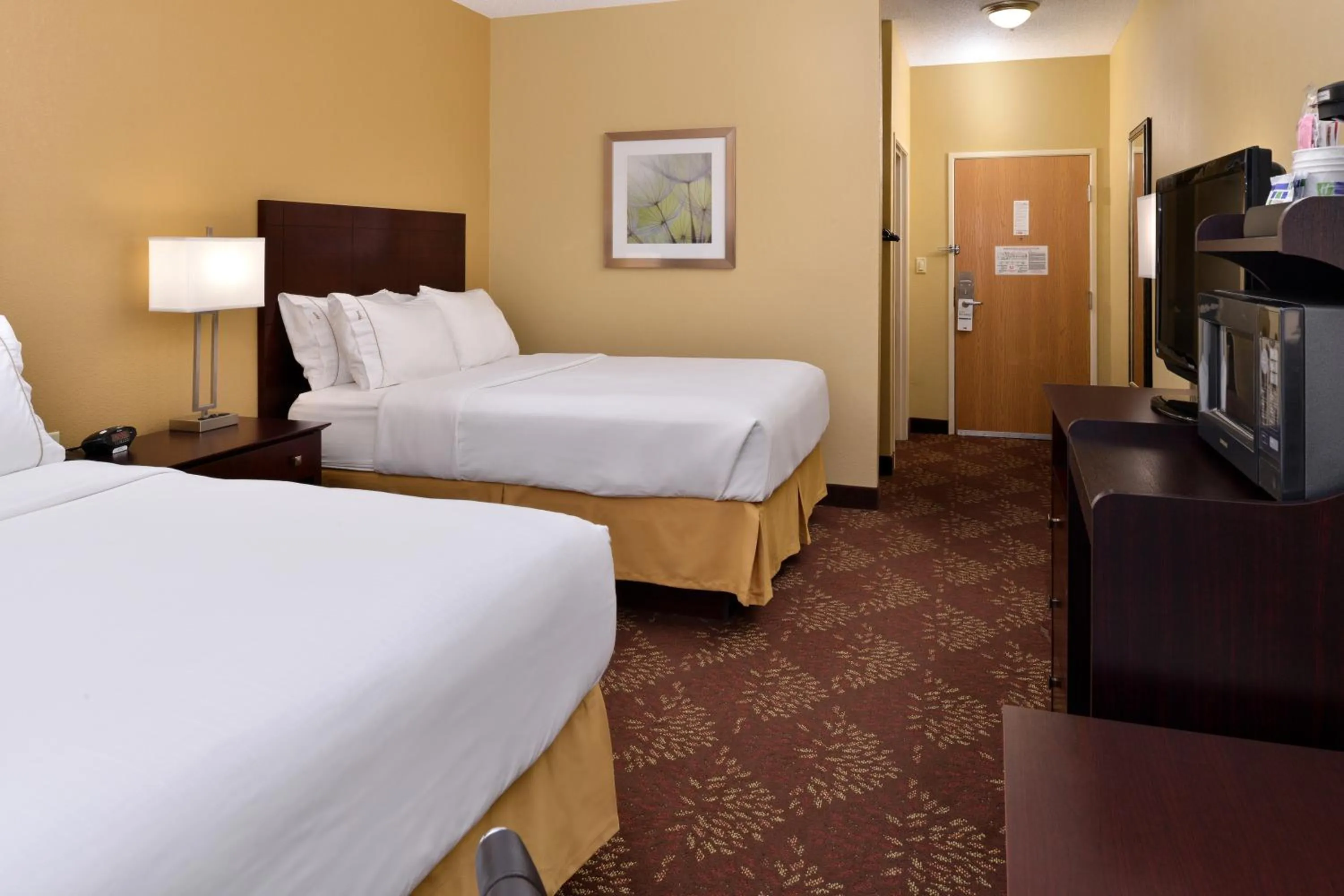 Photo of the whole room in Holiday Inn Express Hotel & Suites Cincinnati-North/Sharonville