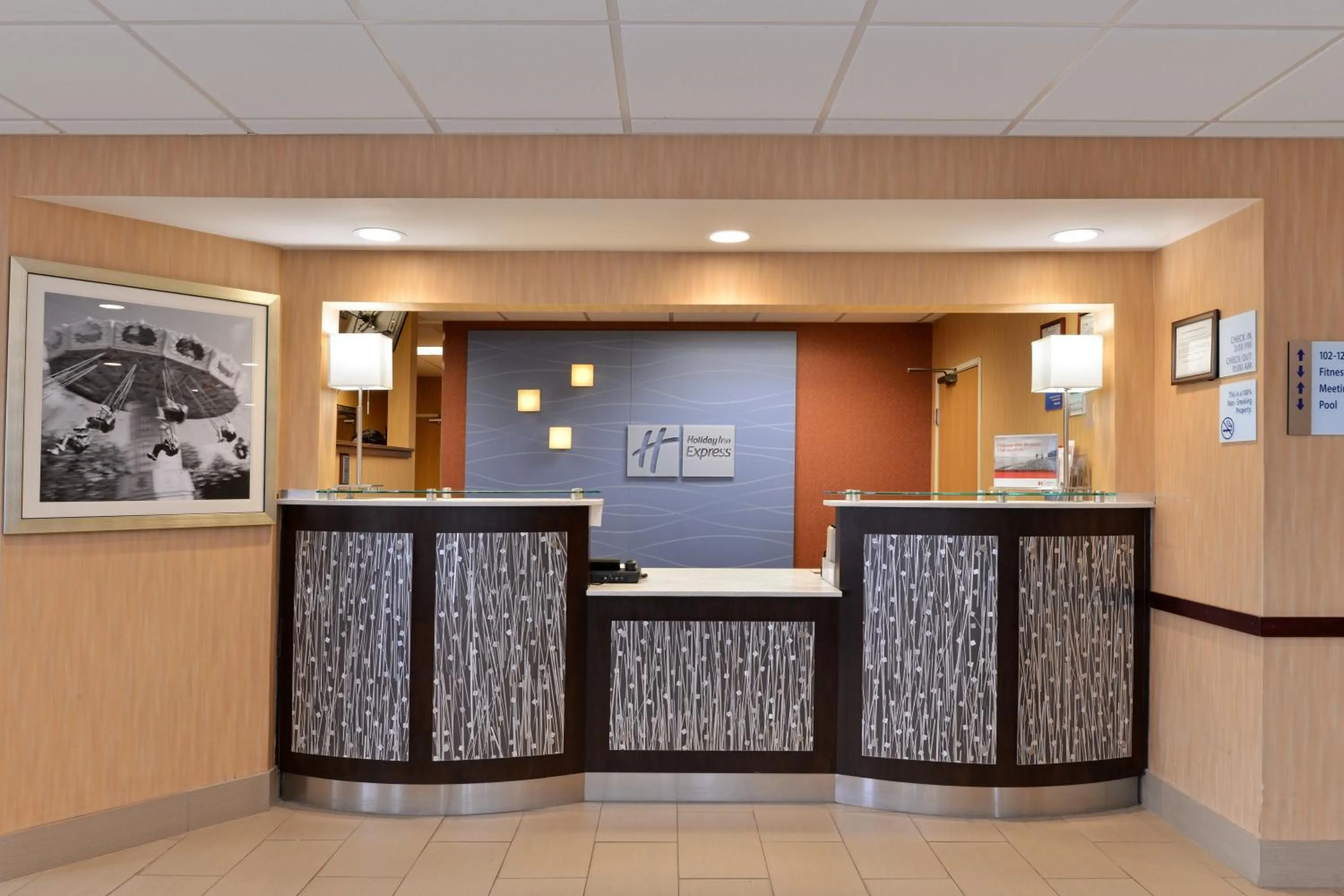 Property building, Lobby/Reception in Holiday Inn Express Hotel & Suites Cincinnati-North/Sharonville
