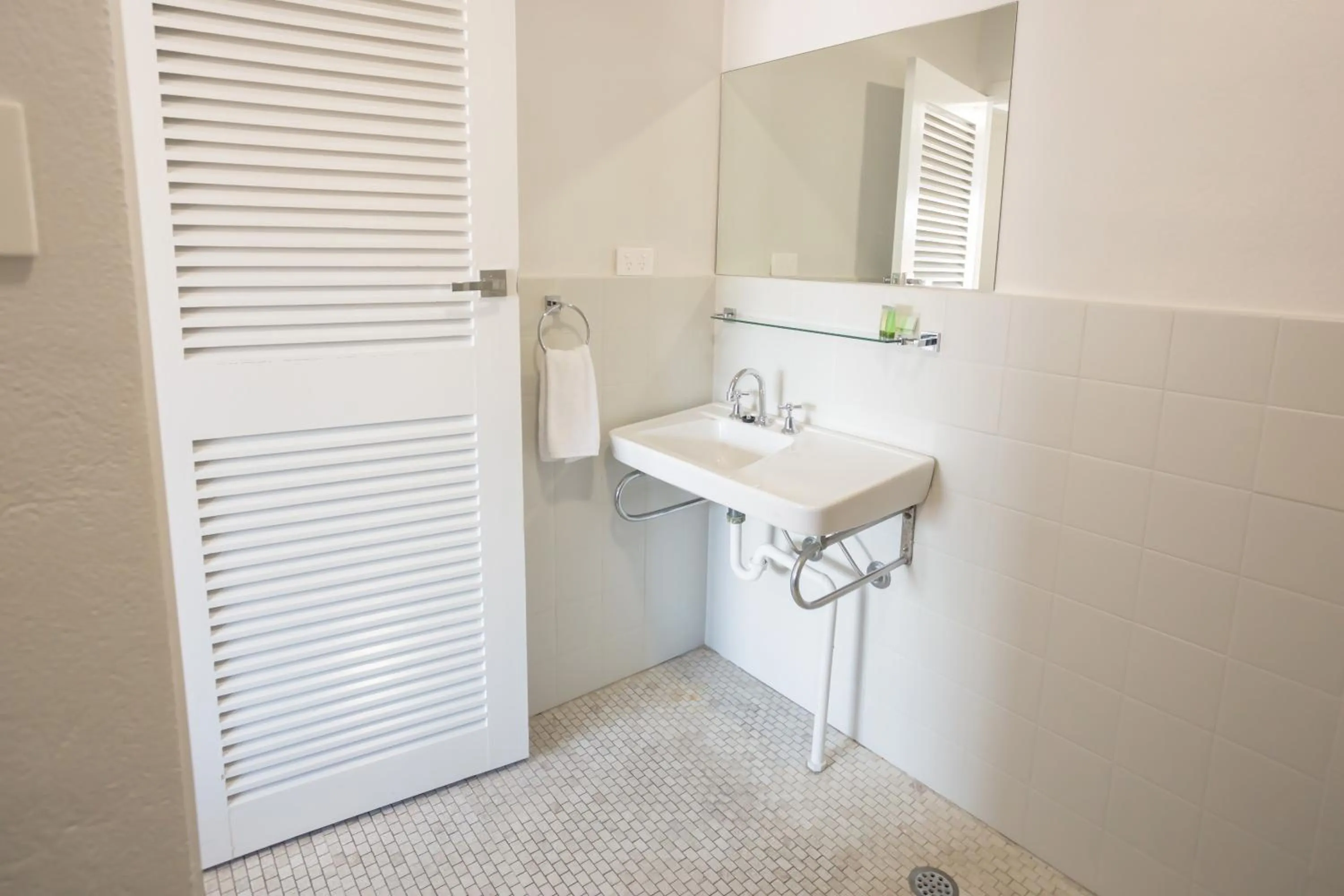 Bathroom in Nightcap at Emerald Star Hotel