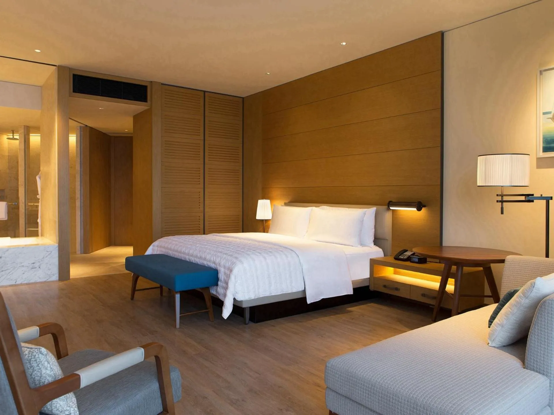 Property building, Bed in Le Meridien Xiaojing Bay