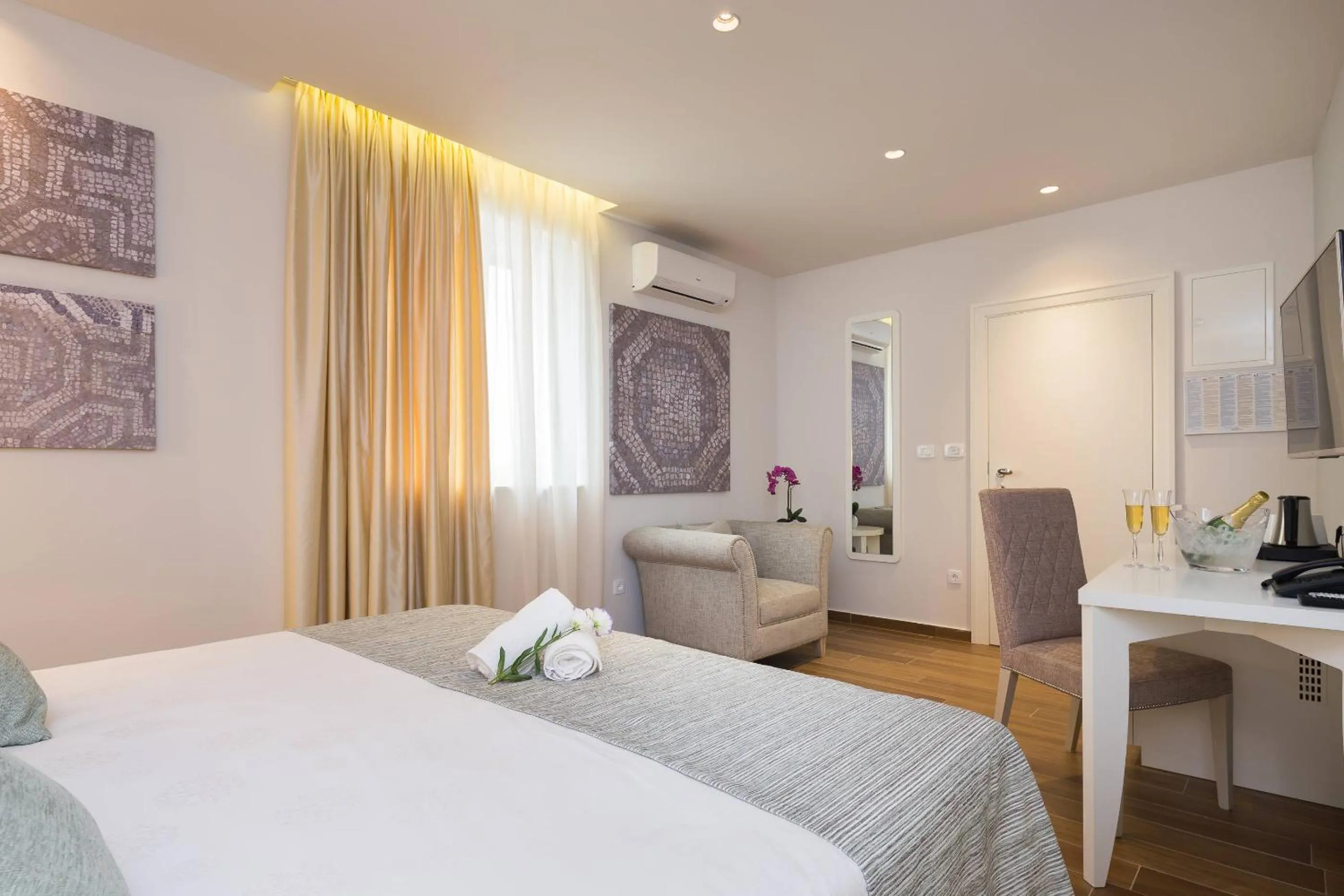 Photo of the whole room, Bed in Balatura The Fine Bed&Breakfast Split