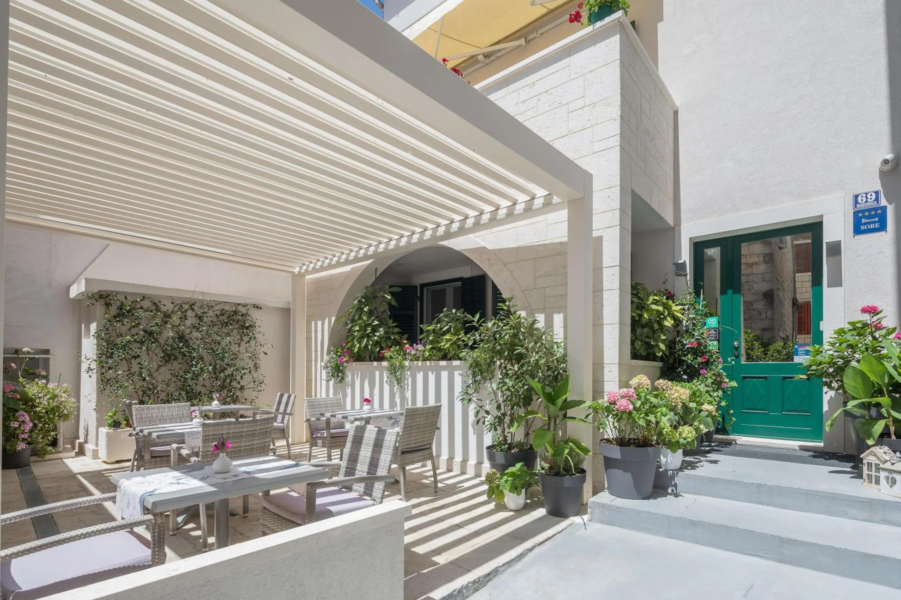 Property building in Balatura The Fine Bed&Breakfast Split