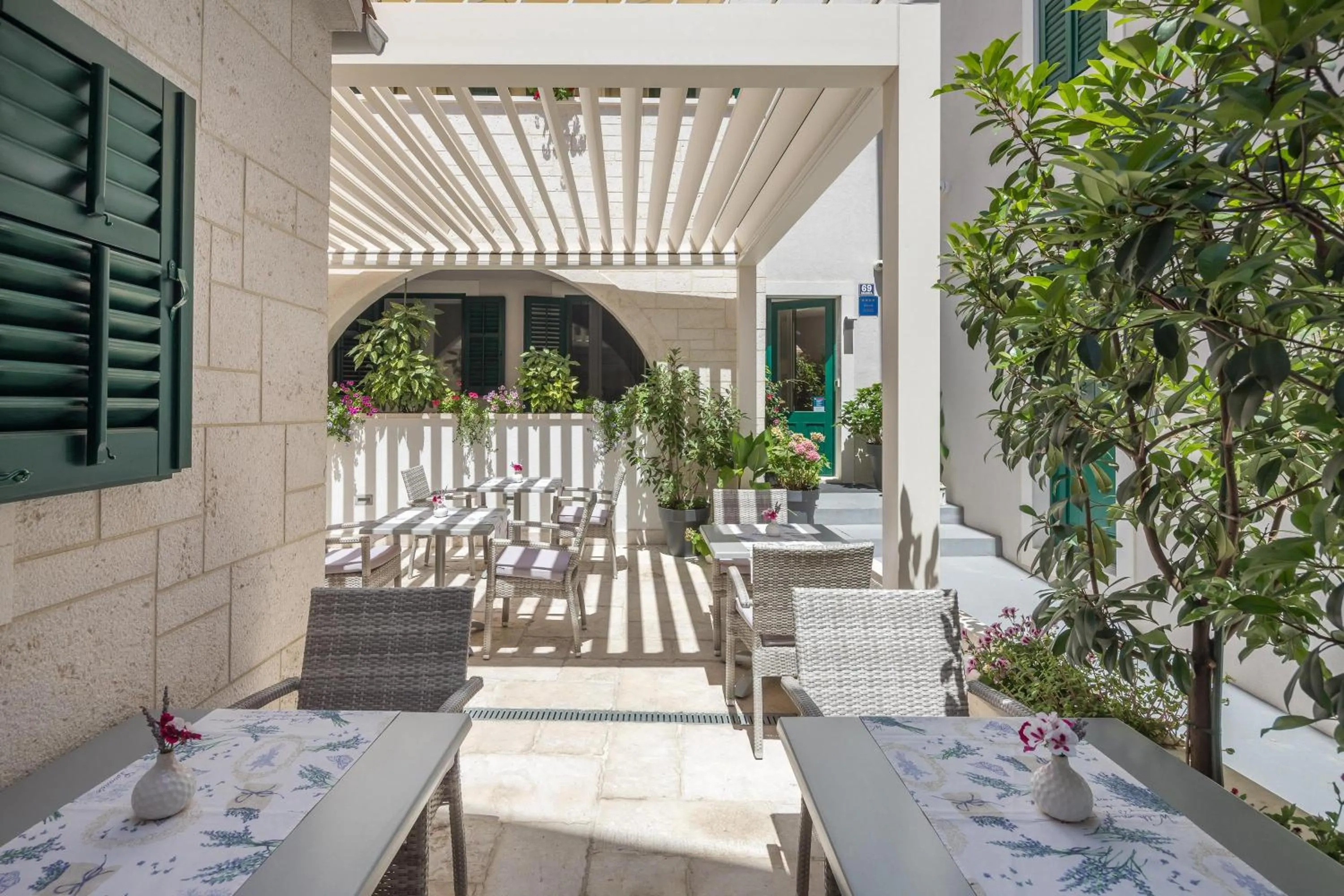 Patio in Balatura The Fine Bed&Breakfast Split