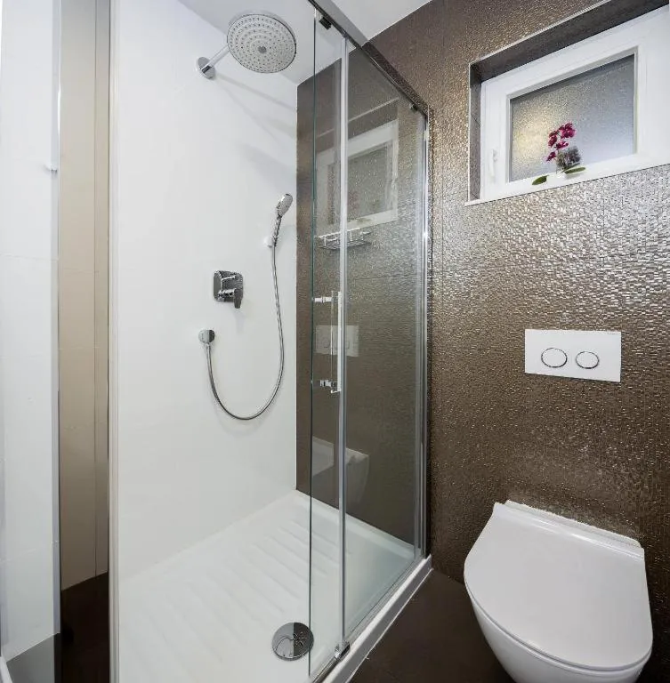 Toilet in Balatura The Fine Bed&Breakfast Split