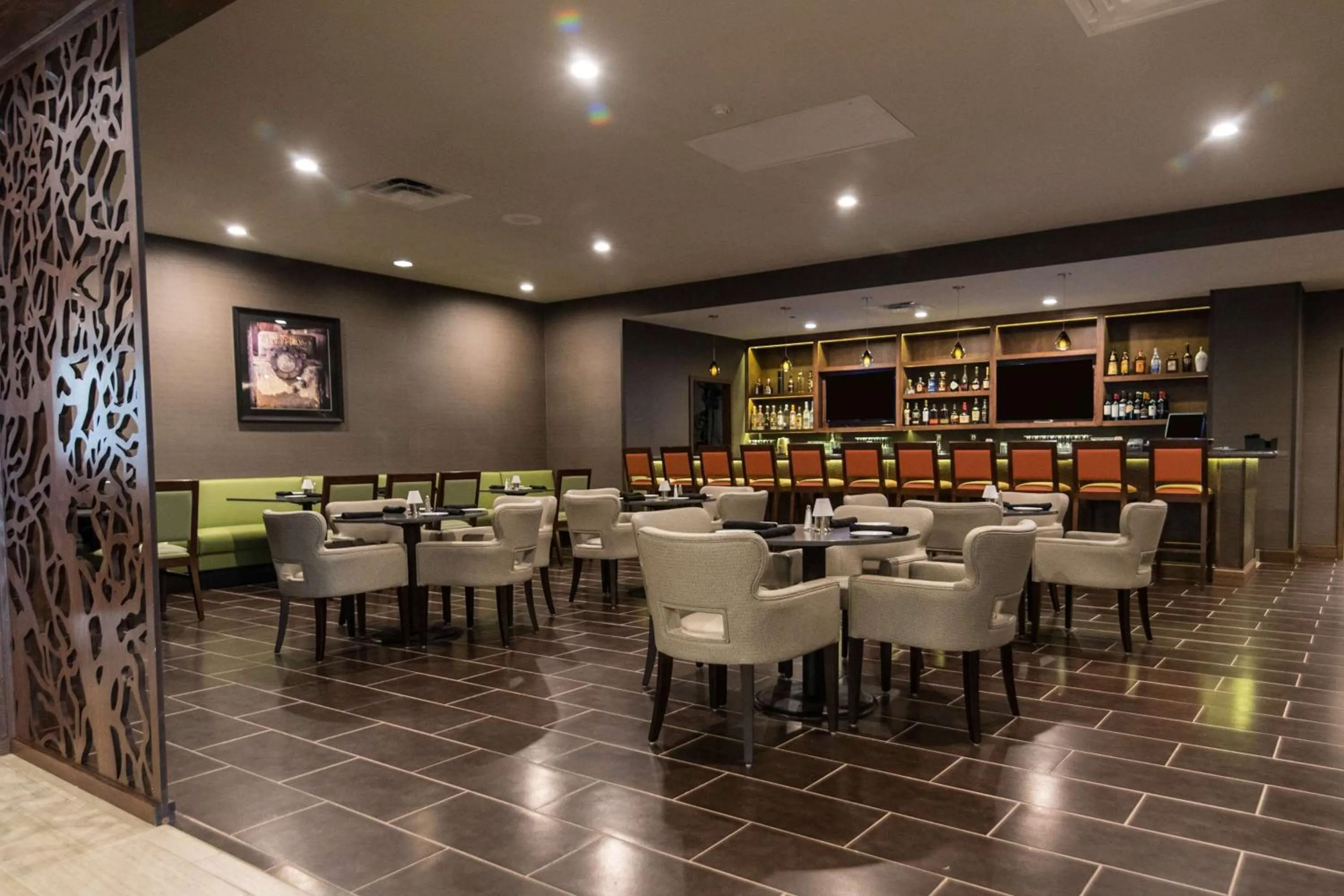 Restaurant/places to eat in Wyndham Garden Westlake