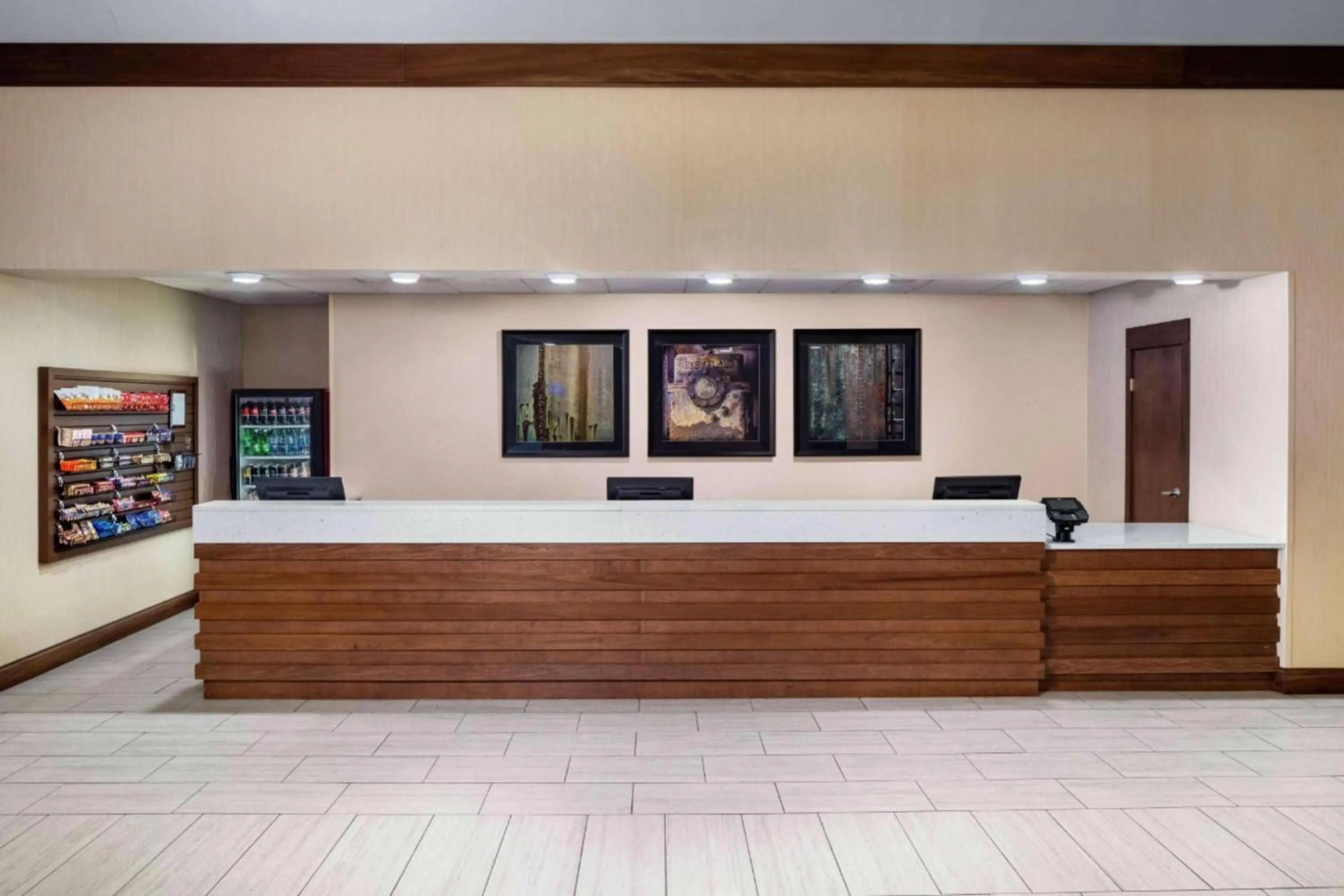 Lobby or reception in Wyndham Garden Westlake