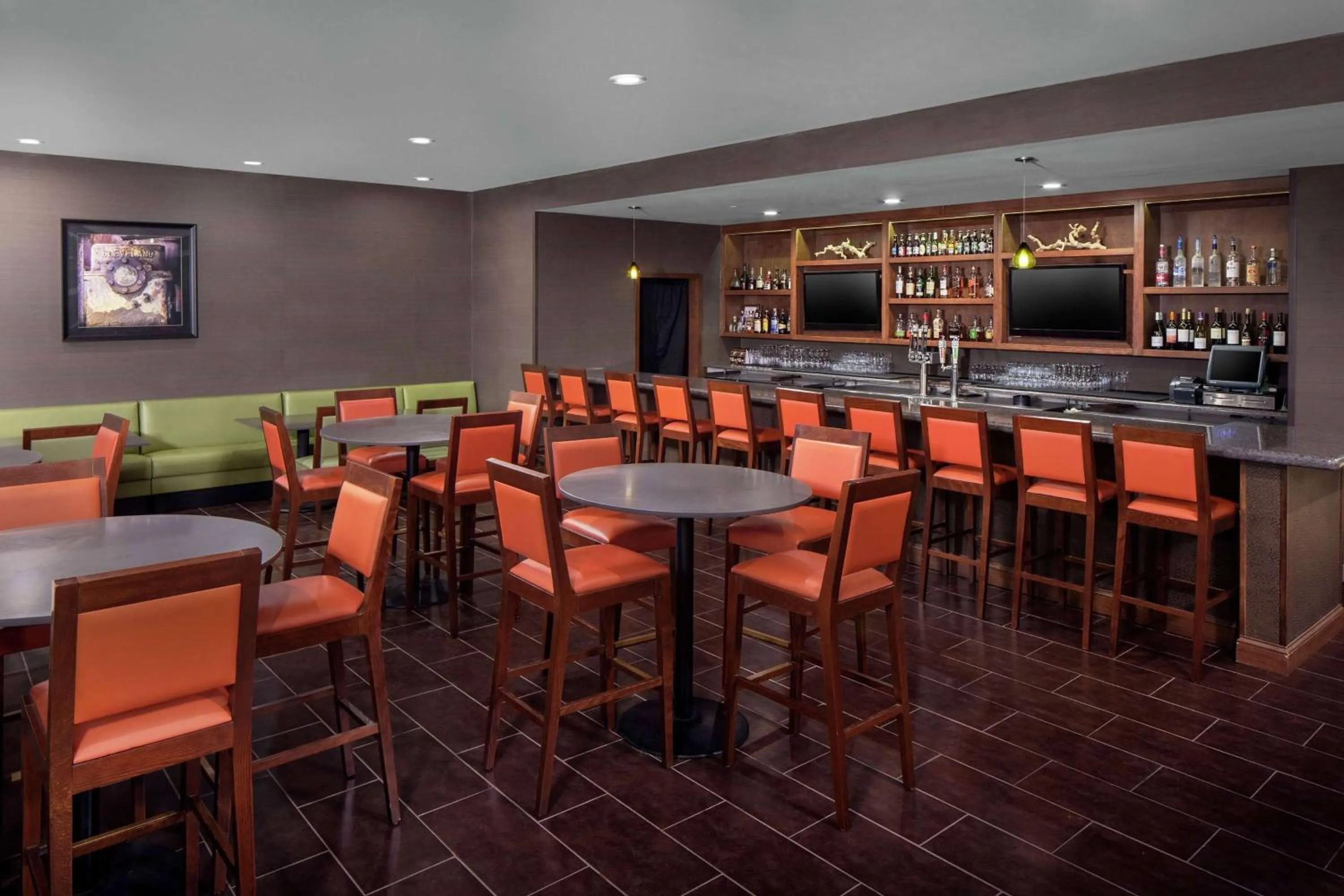 Restaurant/places to eat in Wyndham Garden Westlake