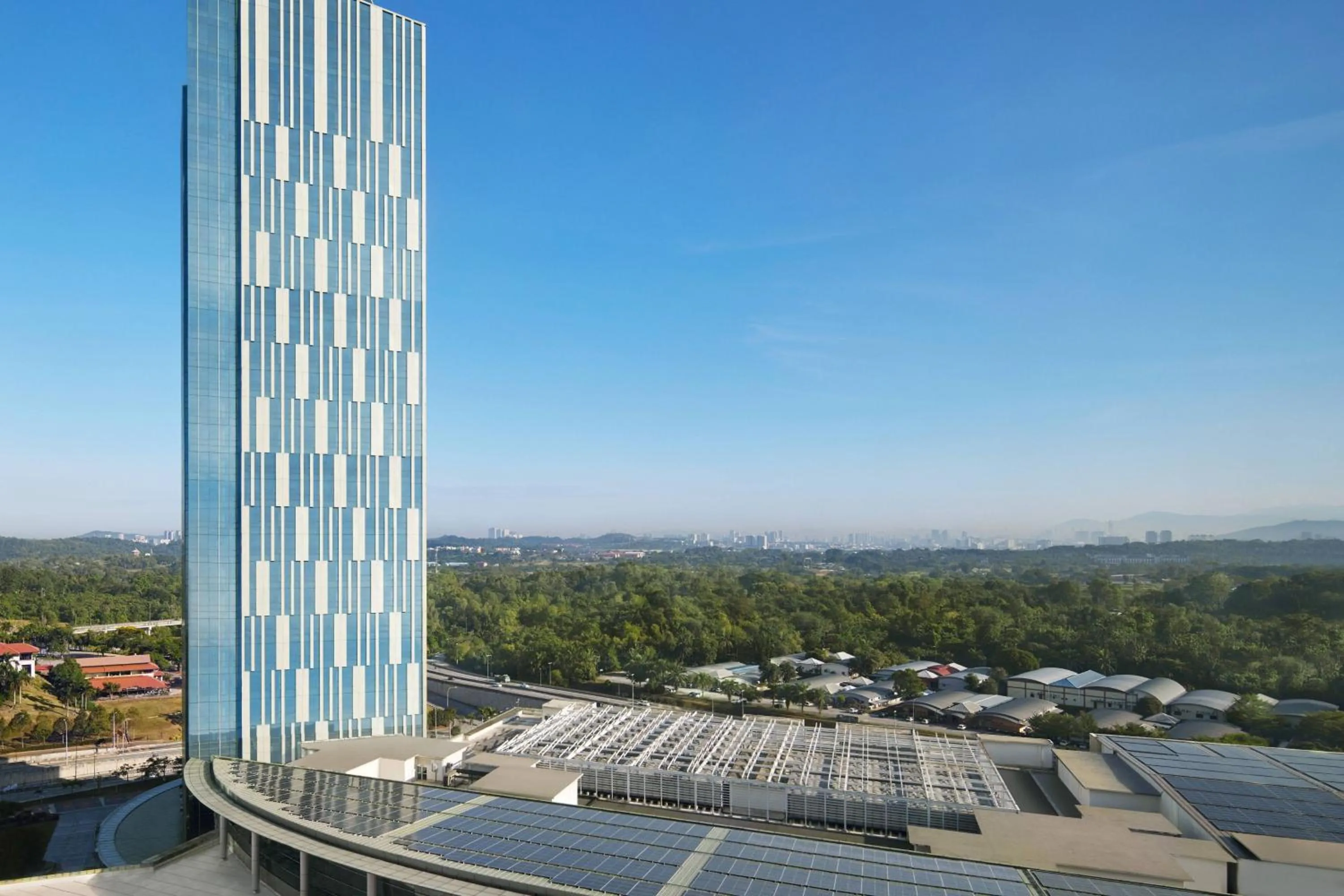Photo of the whole room in Le Meridien Putrajaya