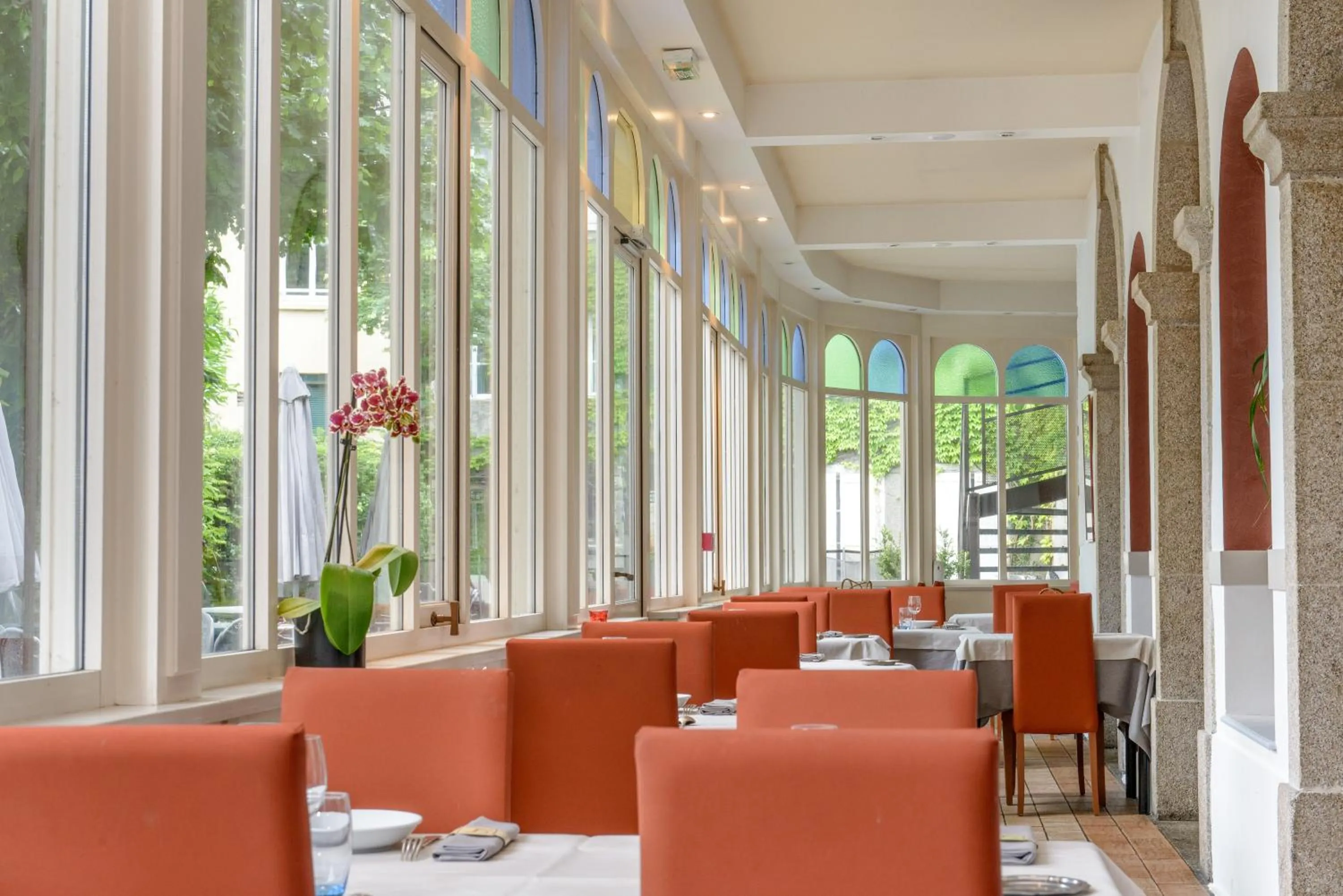 Restaurant/places to eat in Hôtel Au Pavillon du Frêne