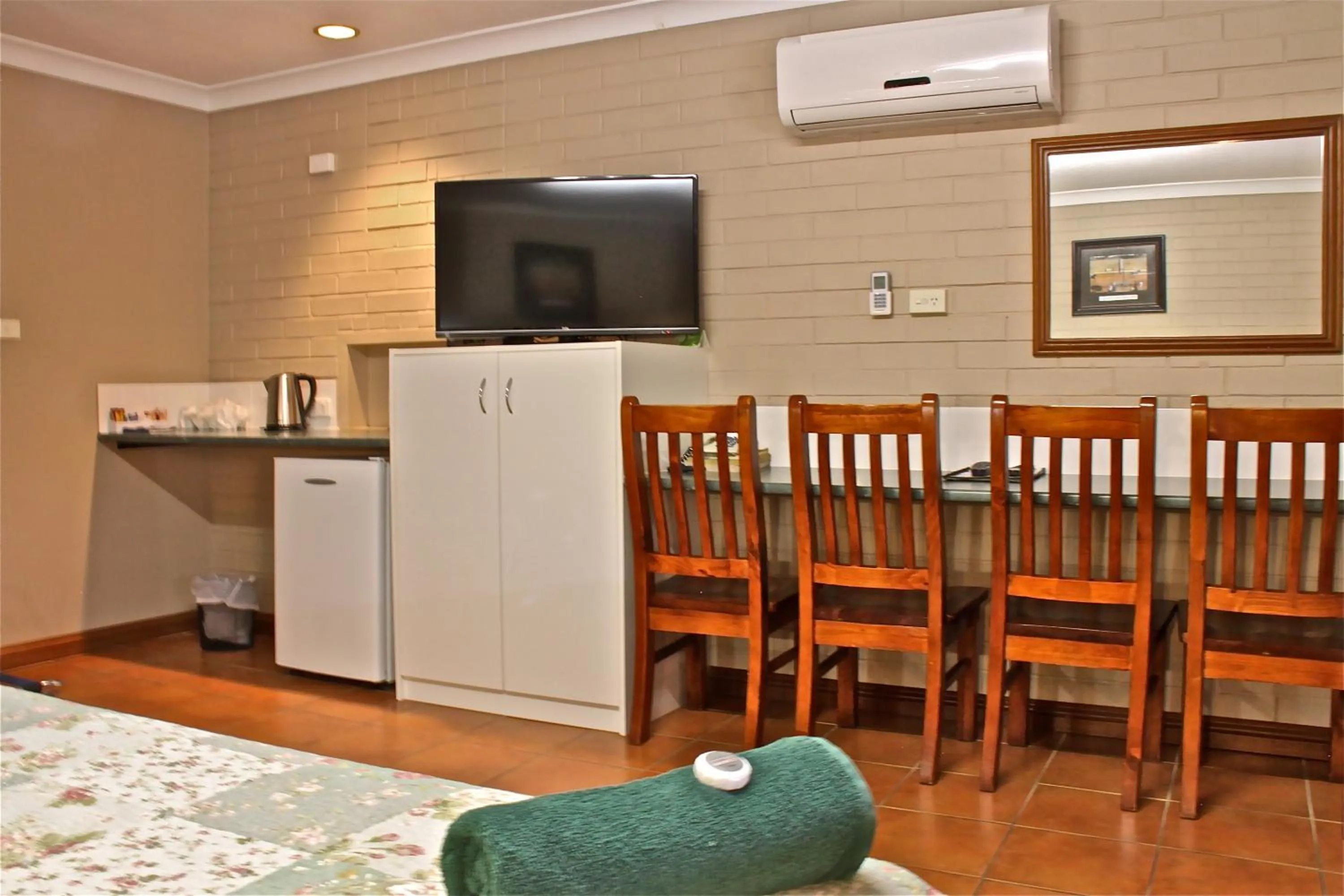 Coffee/tea facilities in Barcaldine Country Motor Inn