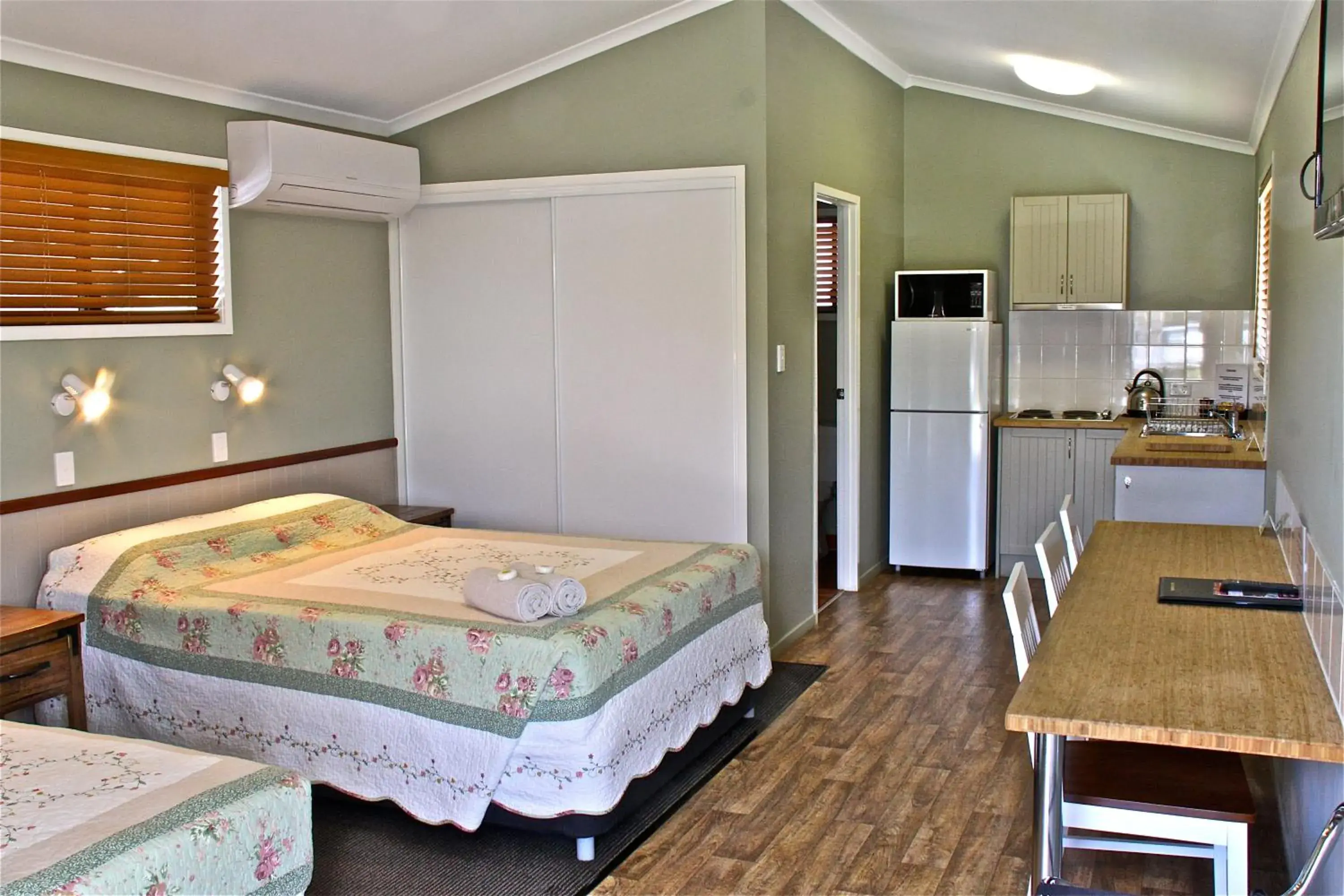 Apartment with Pool View in Barcaldine Country Motor Inn Apartment with Pool View in Barcaldine Country Motor Inn