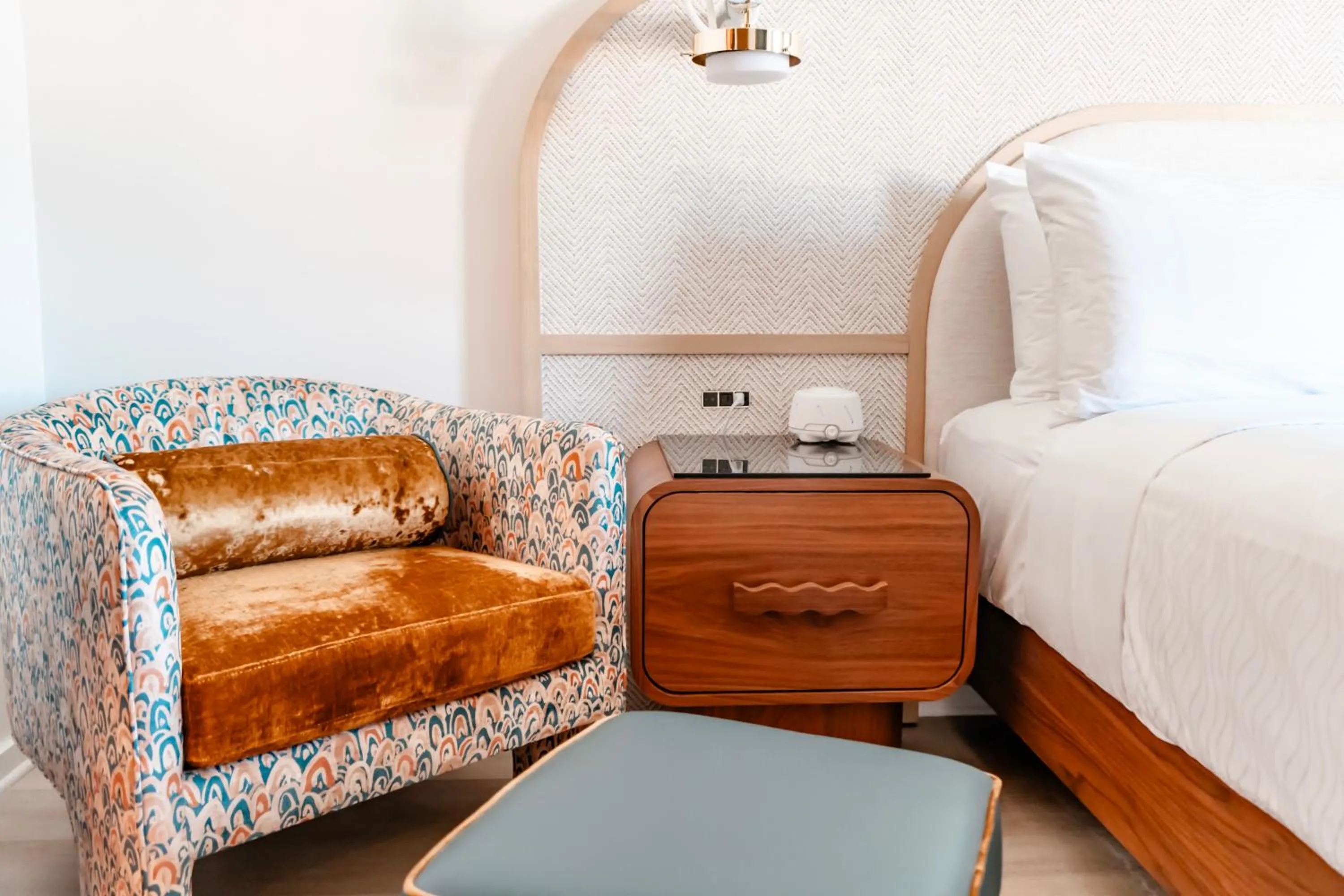 Bed in Postcard Inn On The Beach